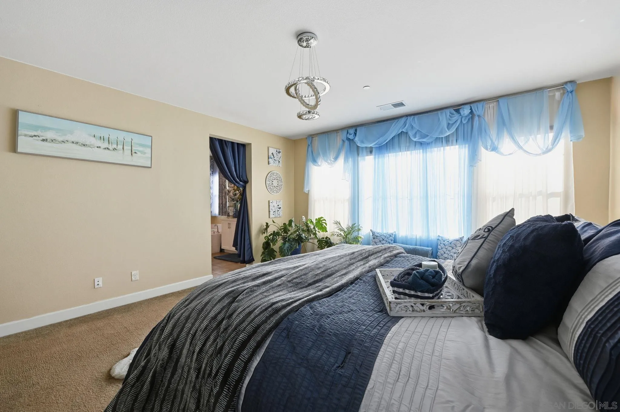 https://cdn.realtyfeed.com/cdn/127/260002338/693f4da11b514ad16430e255f19db3b4.webp