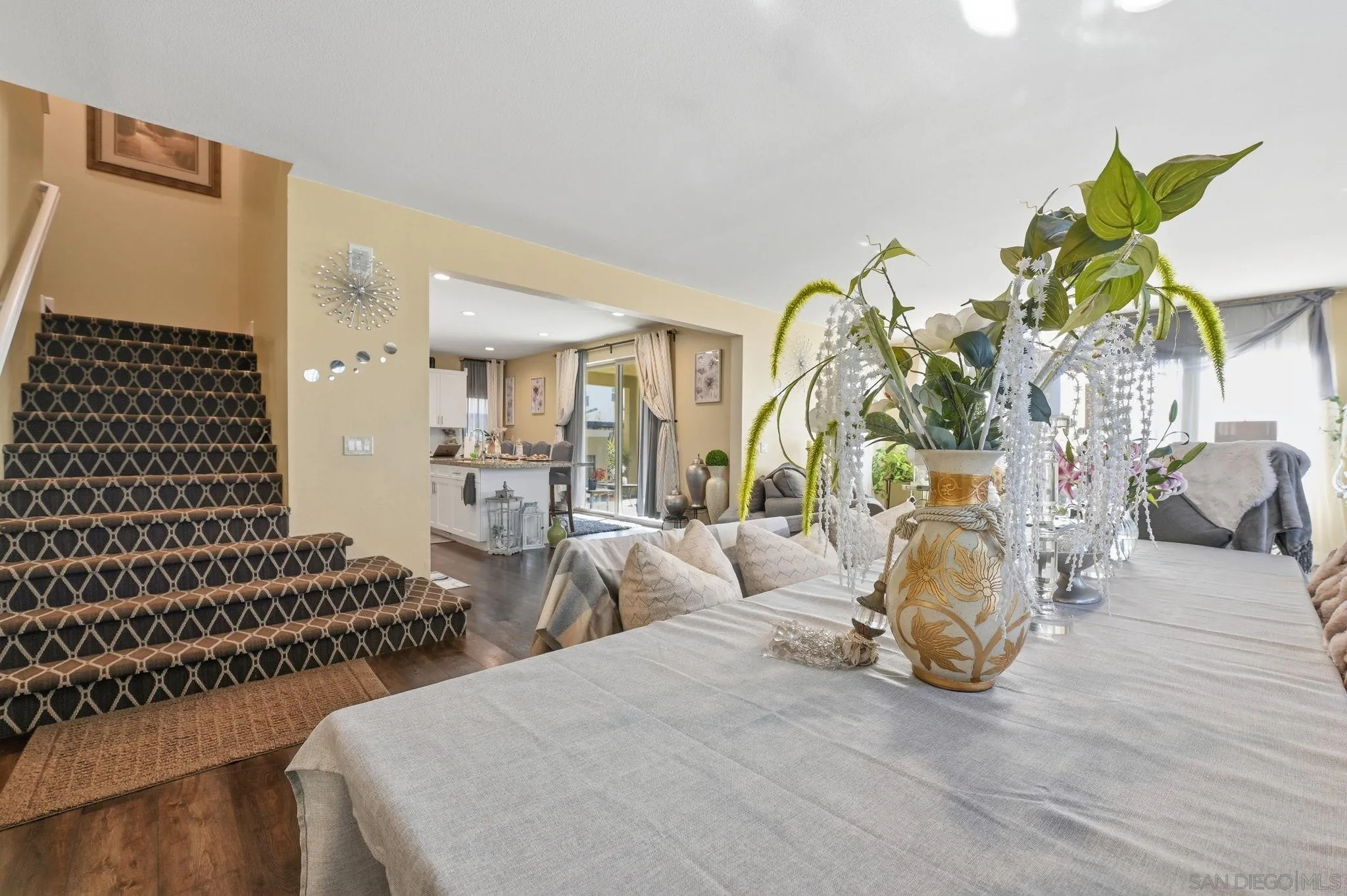 https://cdn.realtyfeed.com/cdn/127/260002338/9a1b71e6d2b9dd0e6f6608b446841e94.webp