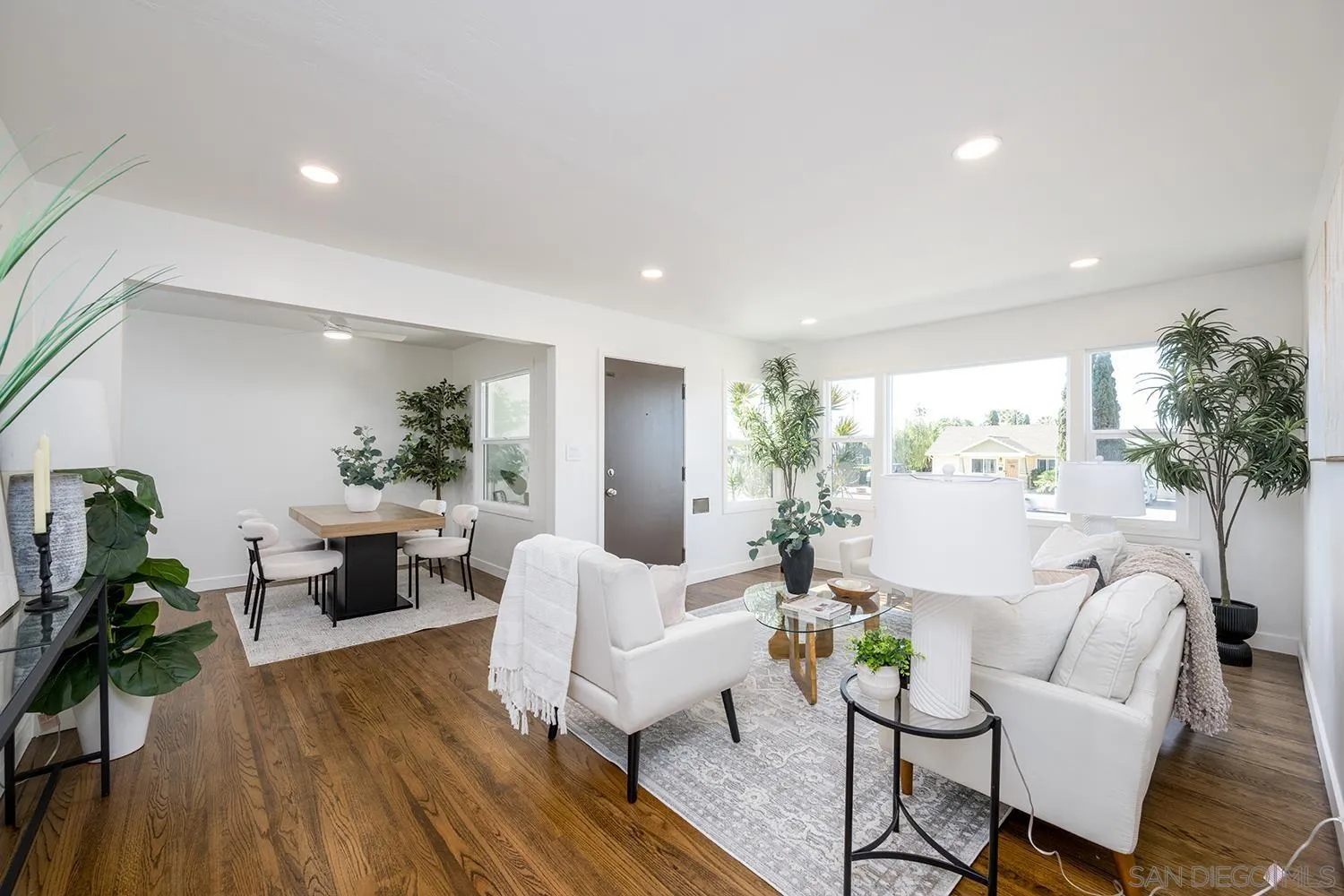https://cdn.realtyfeed.com/cdn/127/260002340/21c89d3ea8dba02858f50340f3ac1f7b.webp