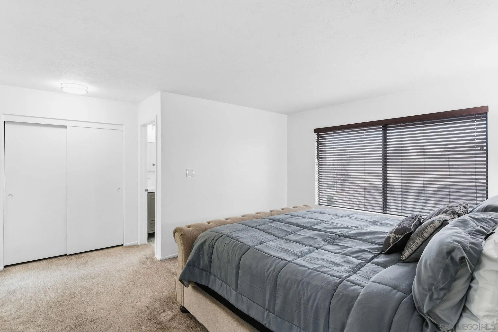 https://cdn.realtyfeed.com/cdn/127/260002343/10d870c60c591d5ed51dbd57fe0c9a33.webp