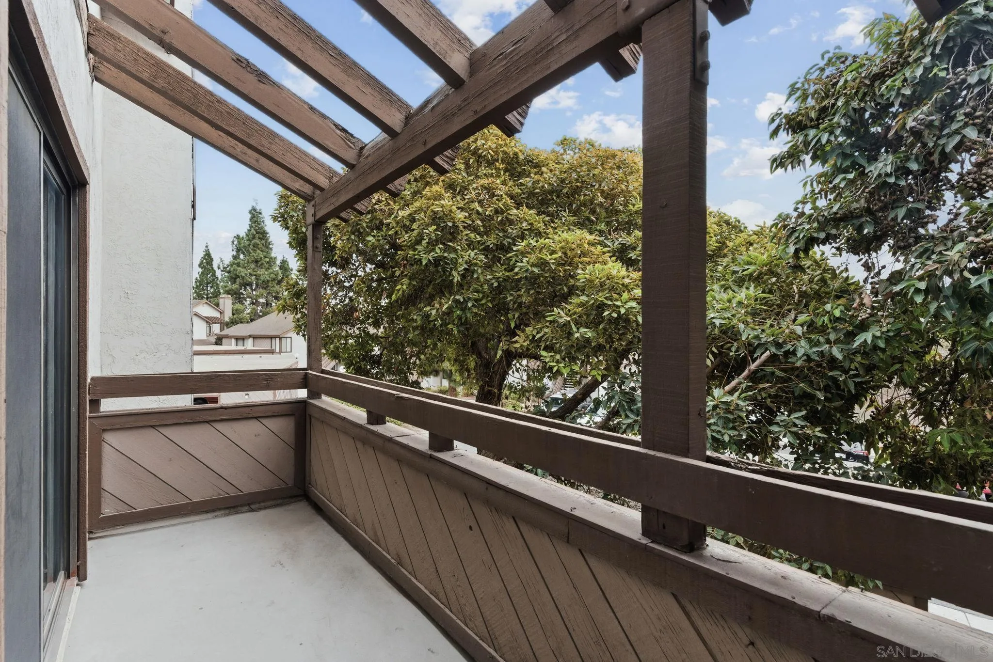 https://cdn.realtyfeed.com/cdn/127/260002343/270b98f6ca0d4aed46af697df65c4379.webp