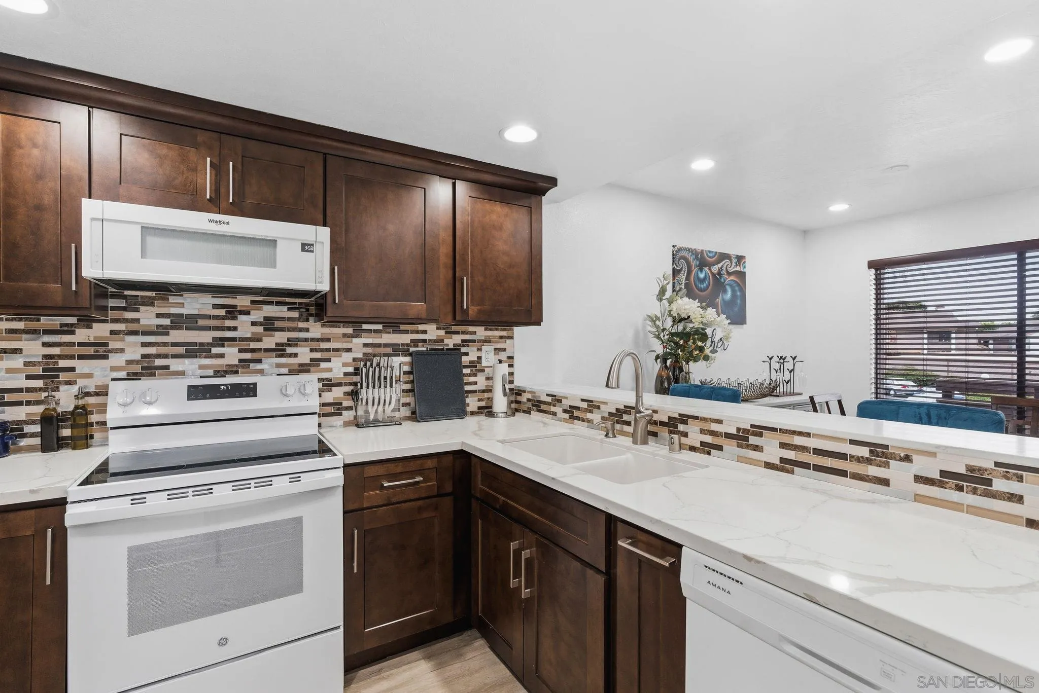 https://cdn.realtyfeed.com/cdn/127/260002343/445d6525ab62725c5b22252fa358769e.webp