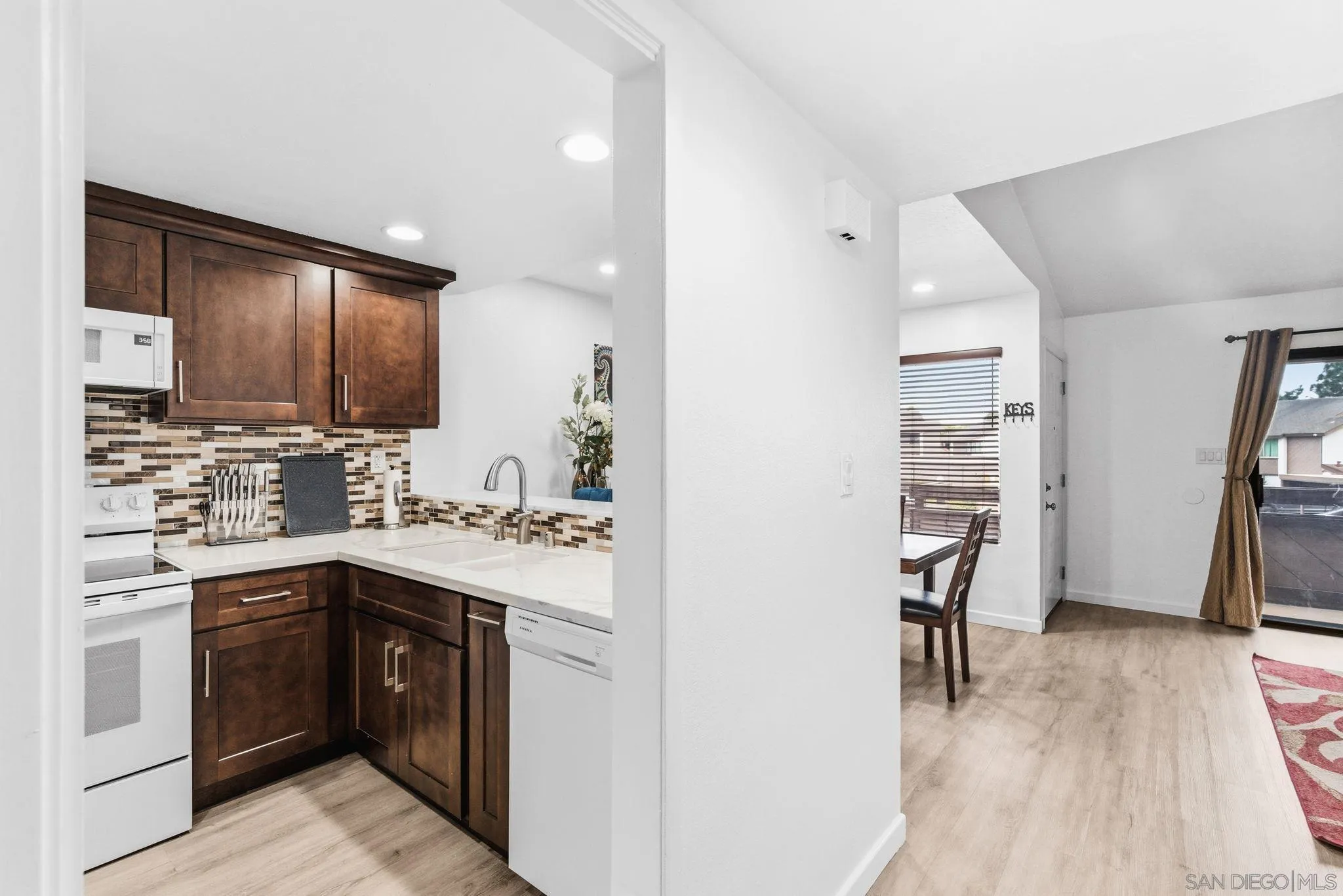https://cdn.realtyfeed.com/cdn/127/260002343/7a3d51b267a61dfc56ba15cbd8db9f1d.webp
