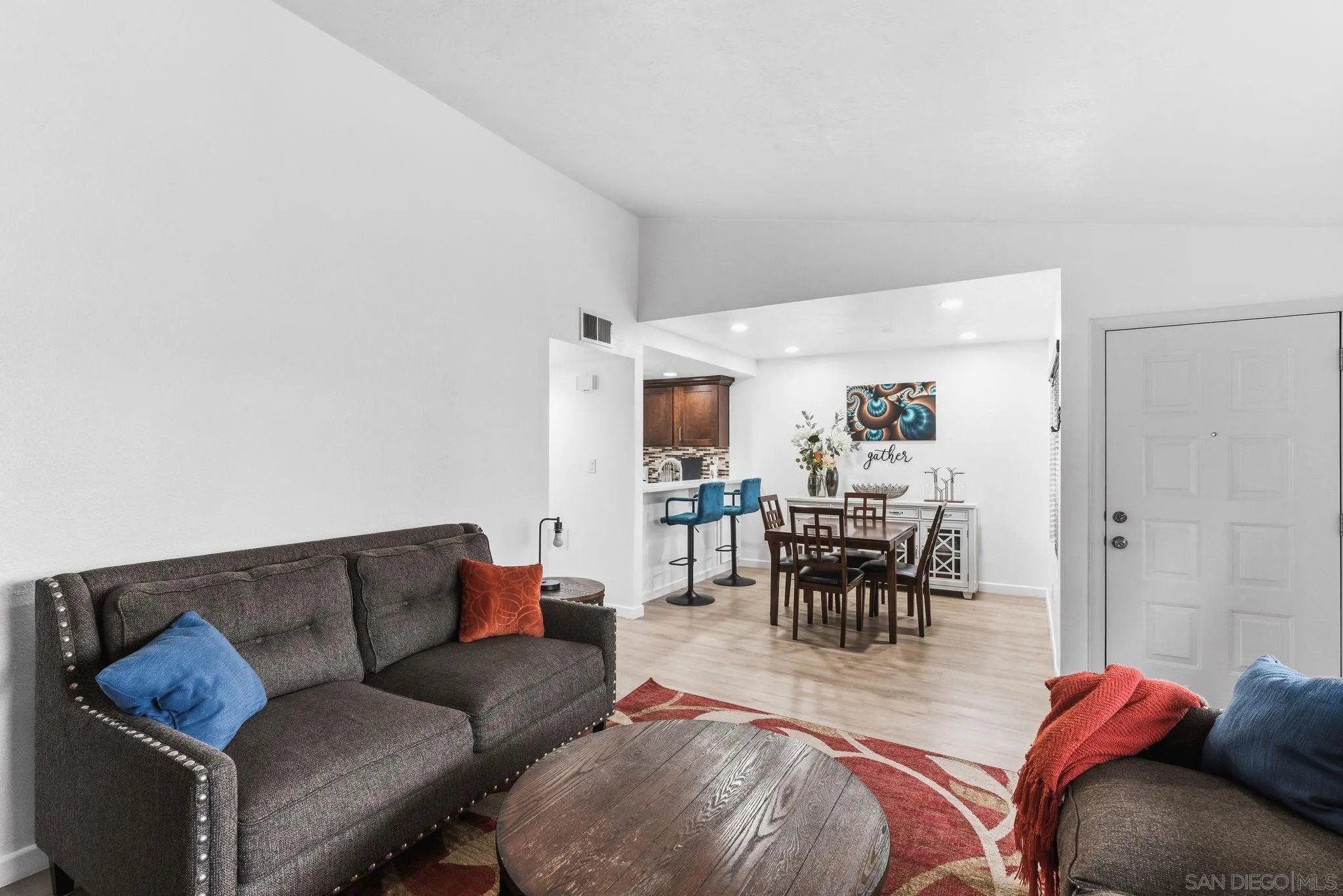 https://cdn.realtyfeed.com/cdn/127/260002343/9750b4314f14917c789b66eade5c0ad1.webp