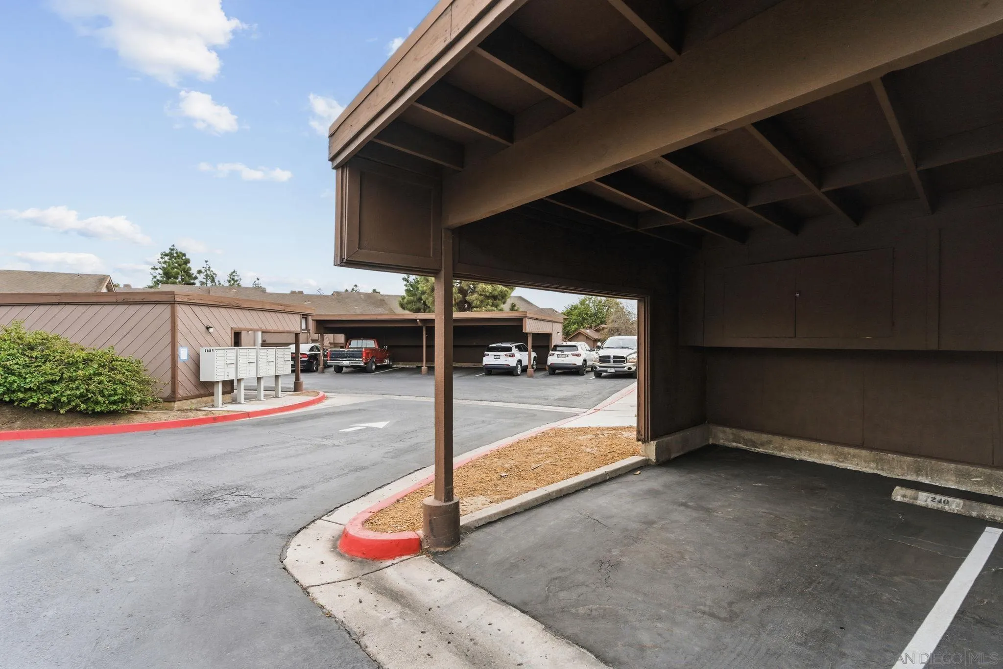 https://cdn.realtyfeed.com/cdn/127/260002343/ddc9f2ba8015d63410f25e66e5dc1cb8.webp