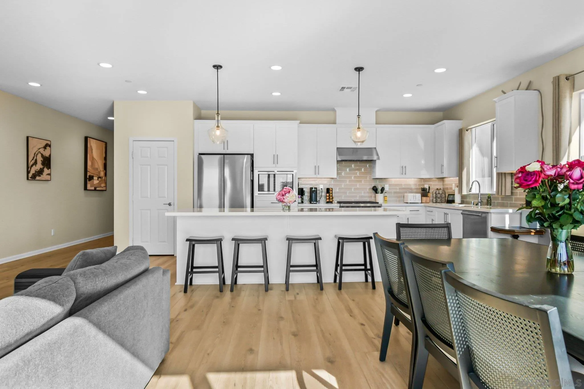 https://cdn.realtyfeed.com/cdn/127/260002347/671944c26eb01ca29134497dbd90d163.webp
