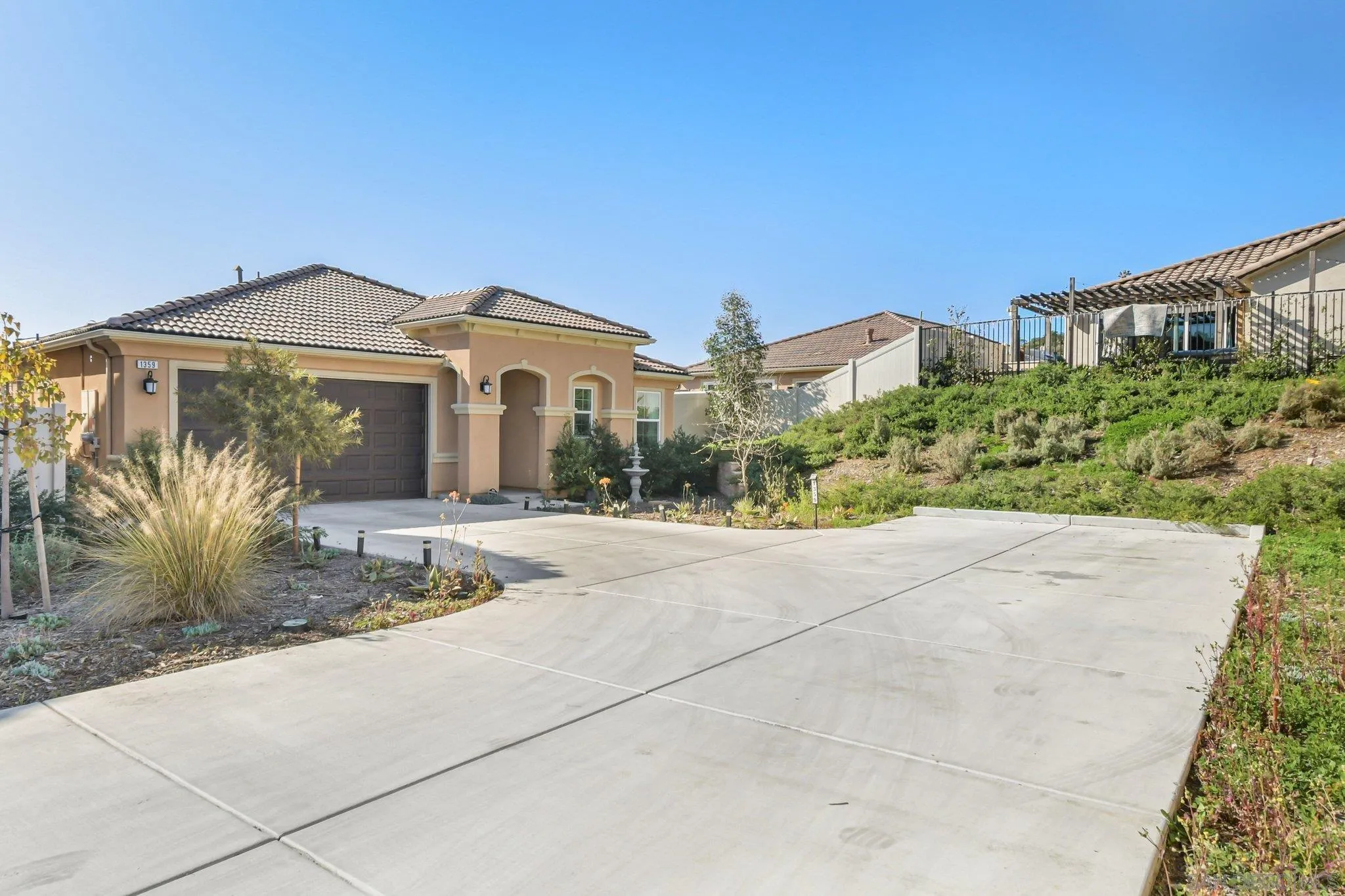 https://cdn.realtyfeed.com/cdn/127/260002347/b36c9b2ab6aa0016fee025737b175ad5.webp
