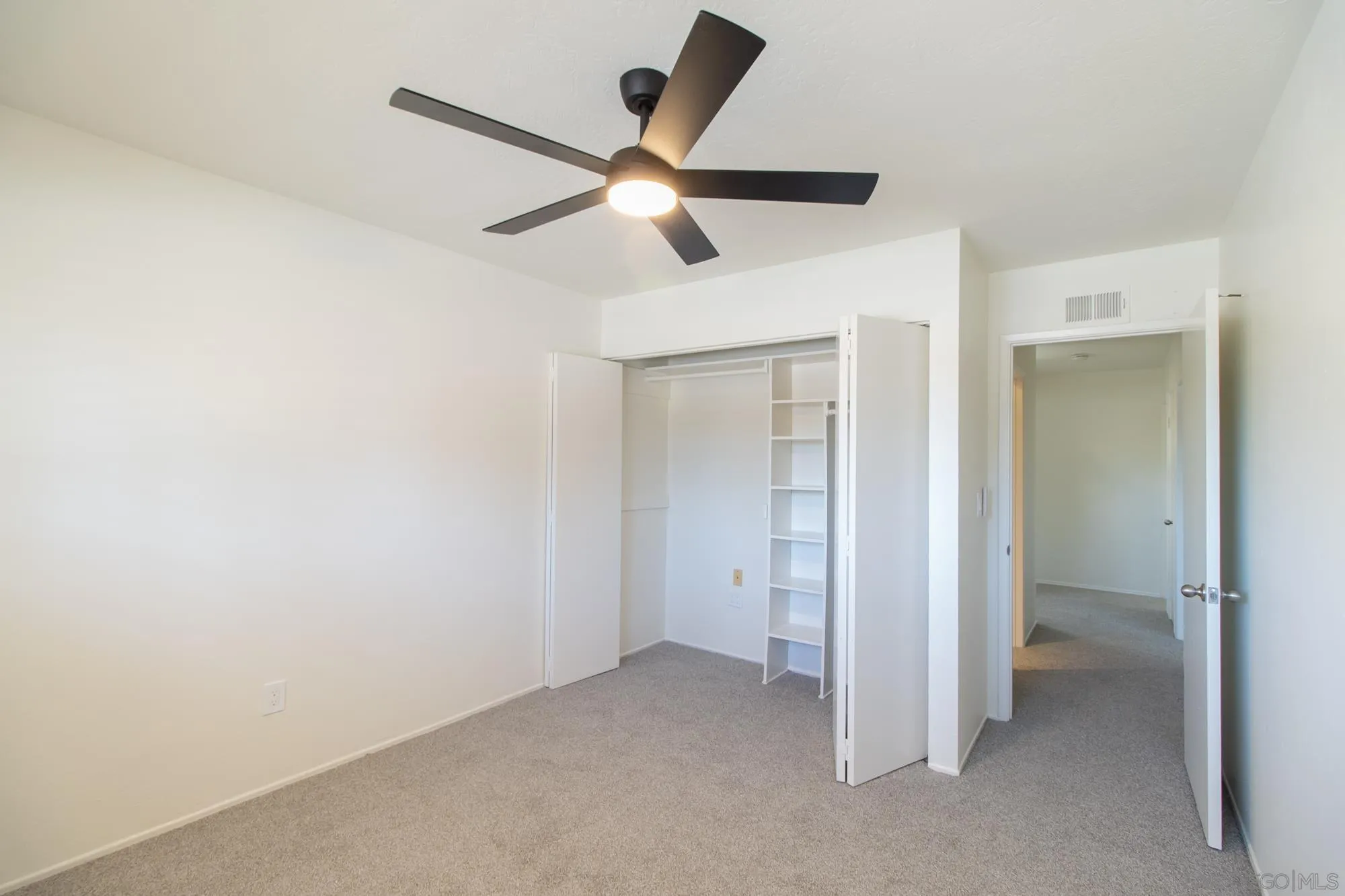 https://cdn.realtyfeed.com/cdn/127/260002349/a4e6929533700b021204941b8e1e177c.webp