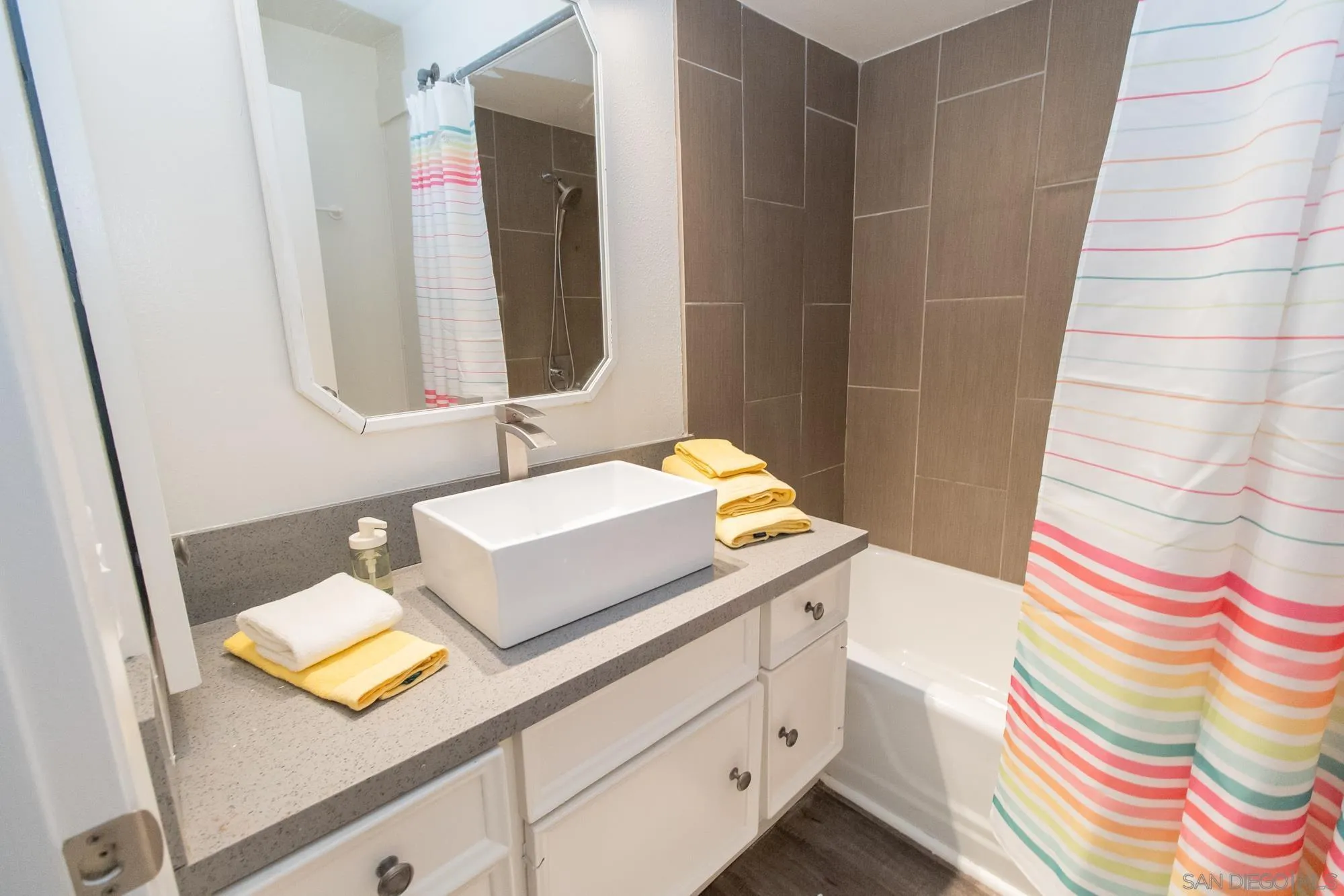 https://cdn.realtyfeed.com/cdn/127/260002349/ced7c02d776972357a5031428be5d131.webp