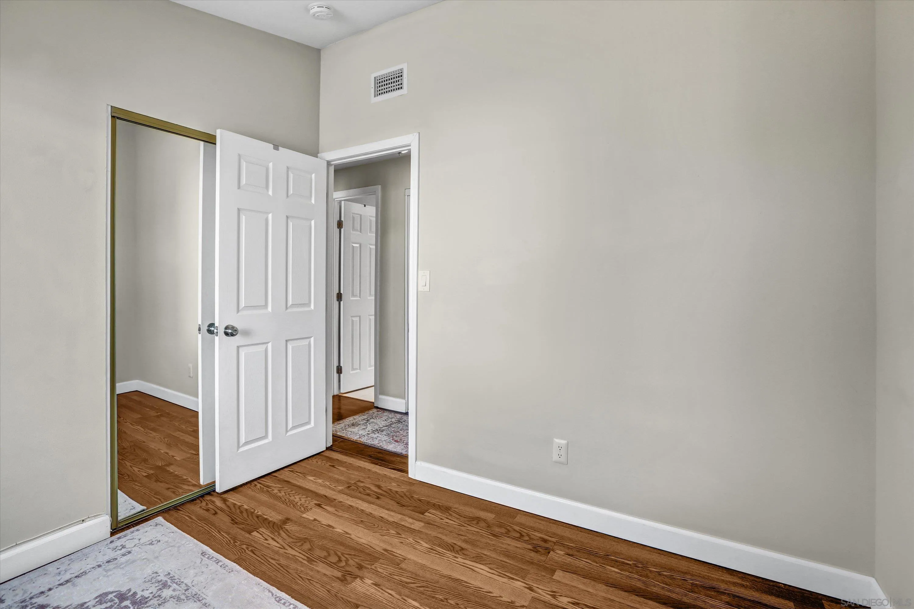 https://cdn.realtyfeed.com/cdn/127/260002351/0bccd74adb5cd05d466d84fd21cb603b.webp