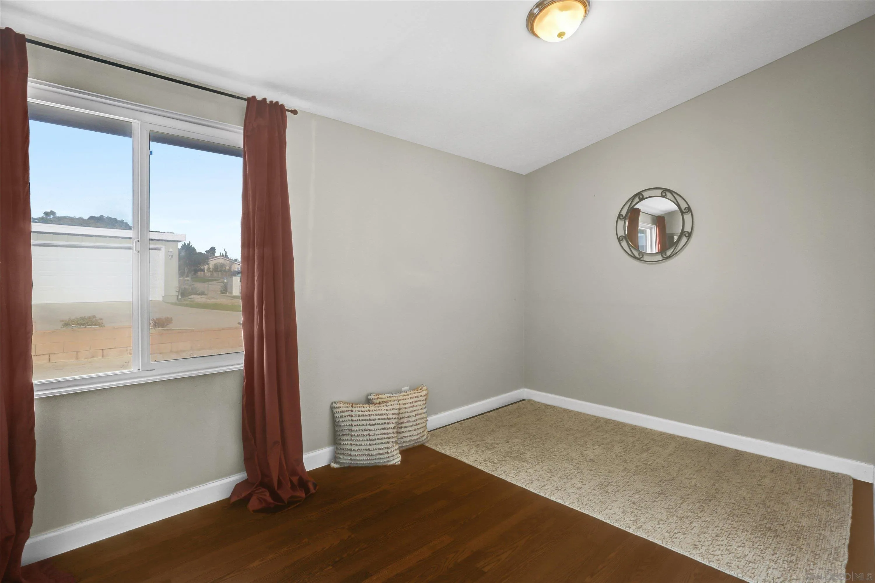 https://cdn.realtyfeed.com/cdn/127/260002351/521e2d1ebcc425ebb056a4f9f6e42783.webp
