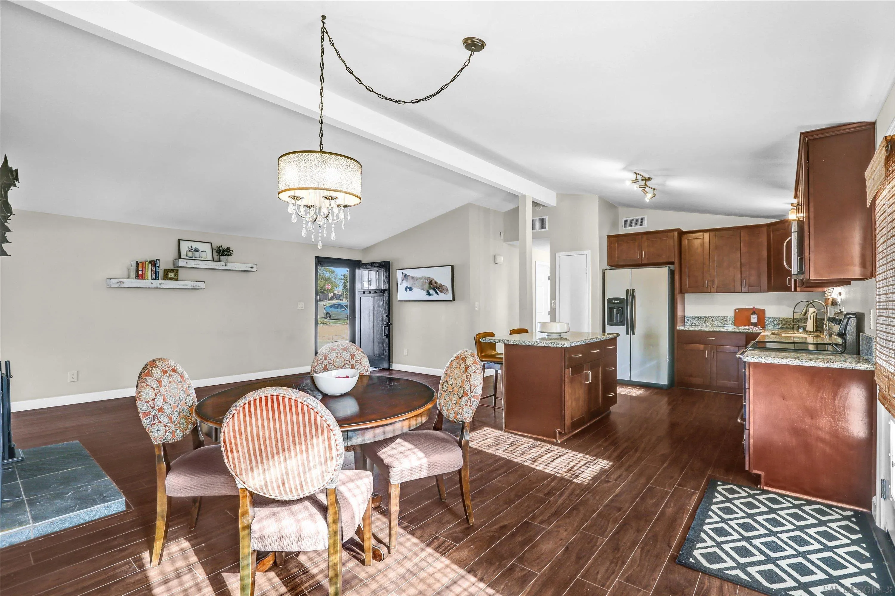 https://cdn.realtyfeed.com/cdn/127/260002351/767b7a26beace1a86325872adb1b4089.webp