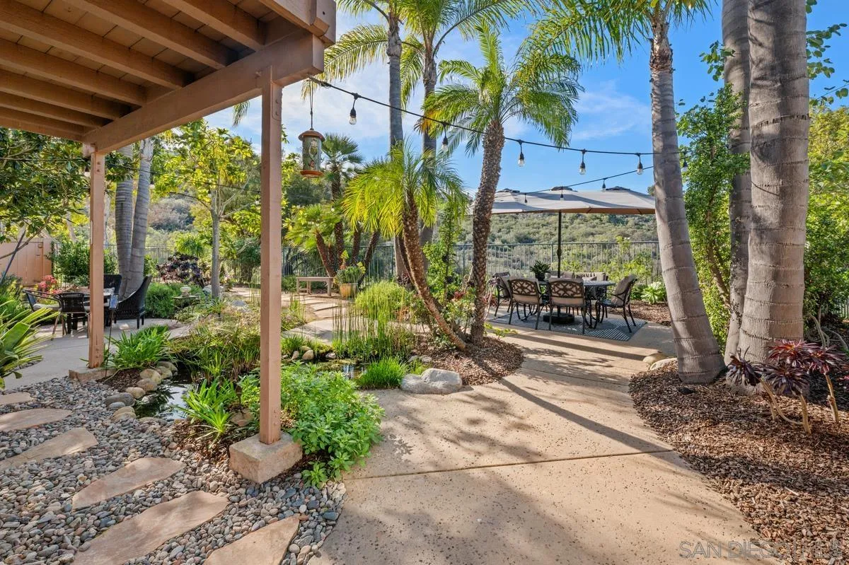 https://cdn.realtyfeed.com/cdn/127/260002352/73a4c52aec4f3a3533fd8928354ed773.webp