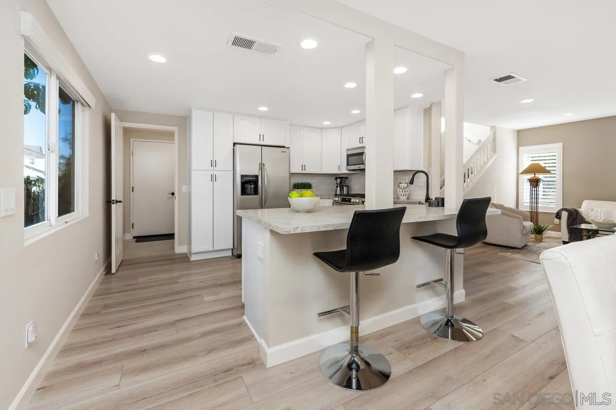 https://cdn.realtyfeed.com/cdn/127/260002352/b011d5e7f9c09ee20d2c5062aa87b877.webp