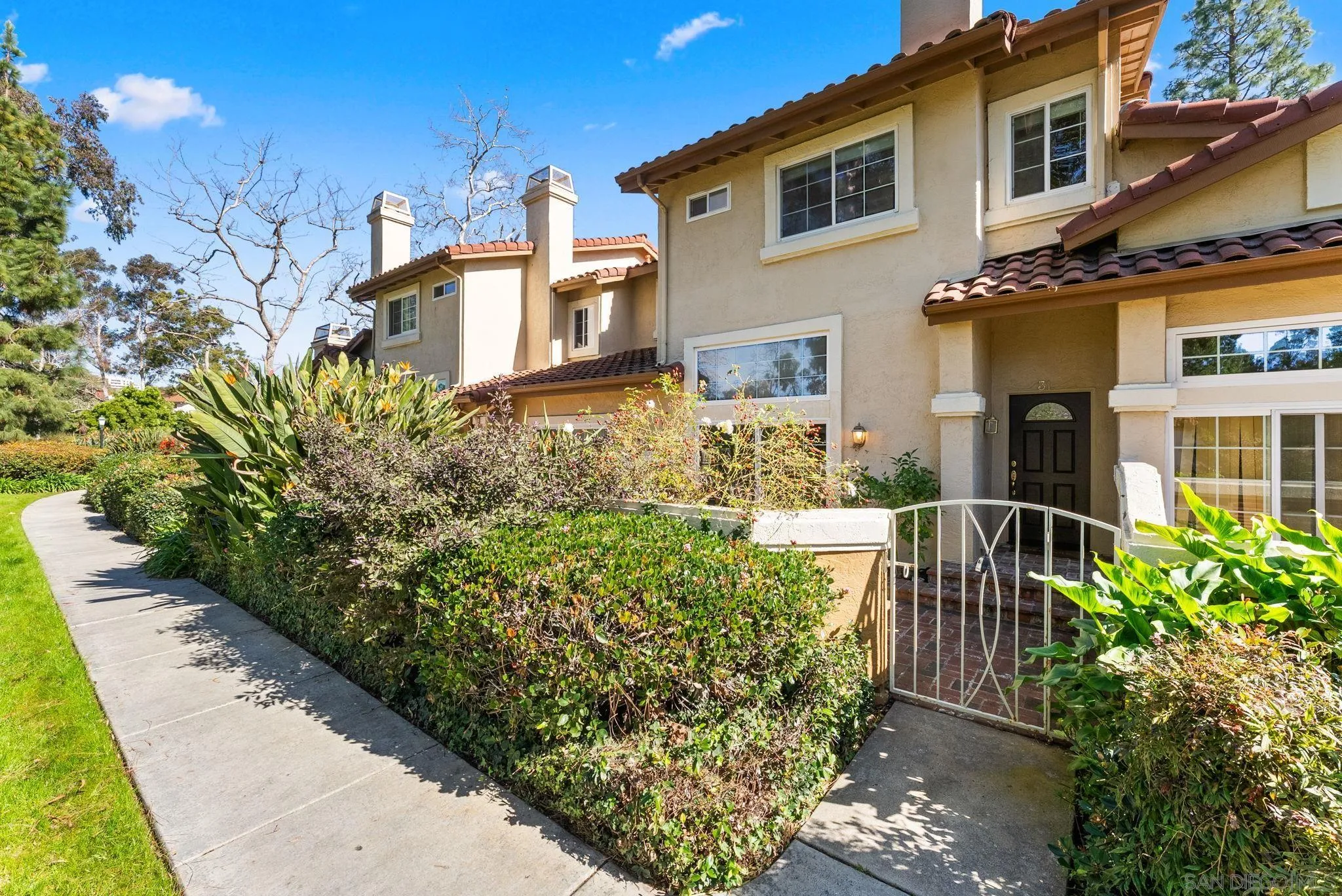 https://cdn.realtyfeed.com/cdn/127/260002355/61b329a33fbdb83fc1e8e65e39e6bf42.webp