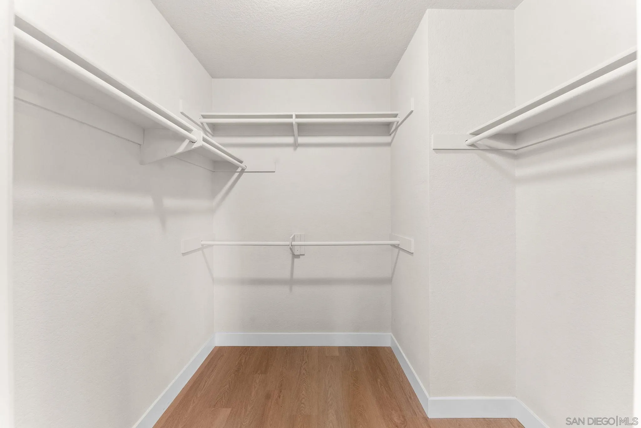 https://cdn.realtyfeed.com/cdn/127/260002355/62cb500d8ffd2237274a4dd3fef05494.webp