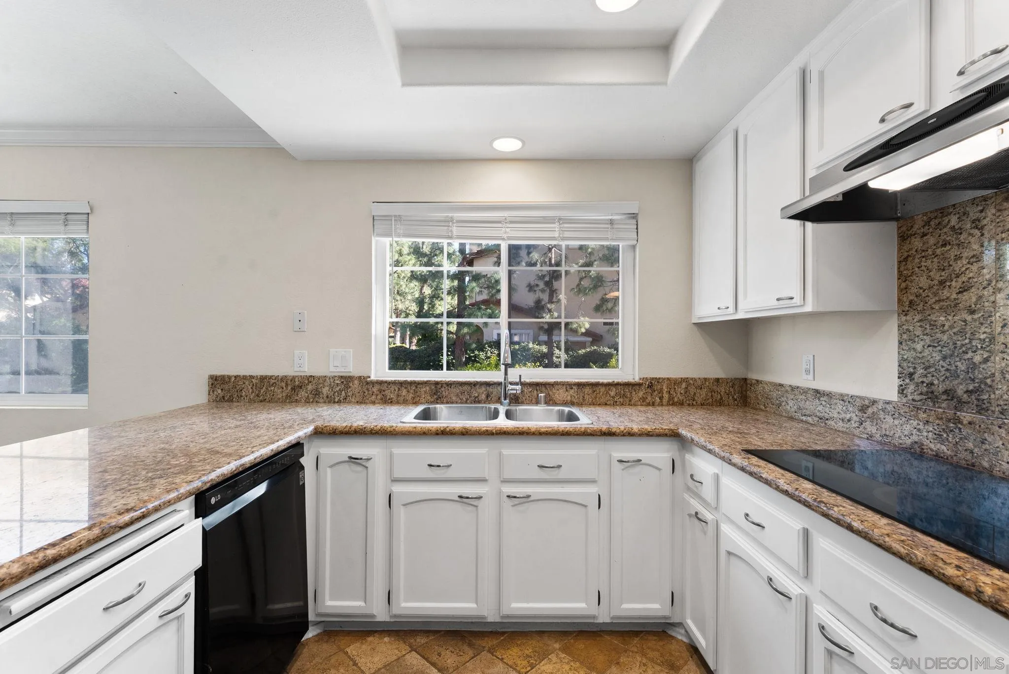https://cdn.realtyfeed.com/cdn/127/260002355/d3bf77a41f243a31014864caf66eadbc.webp