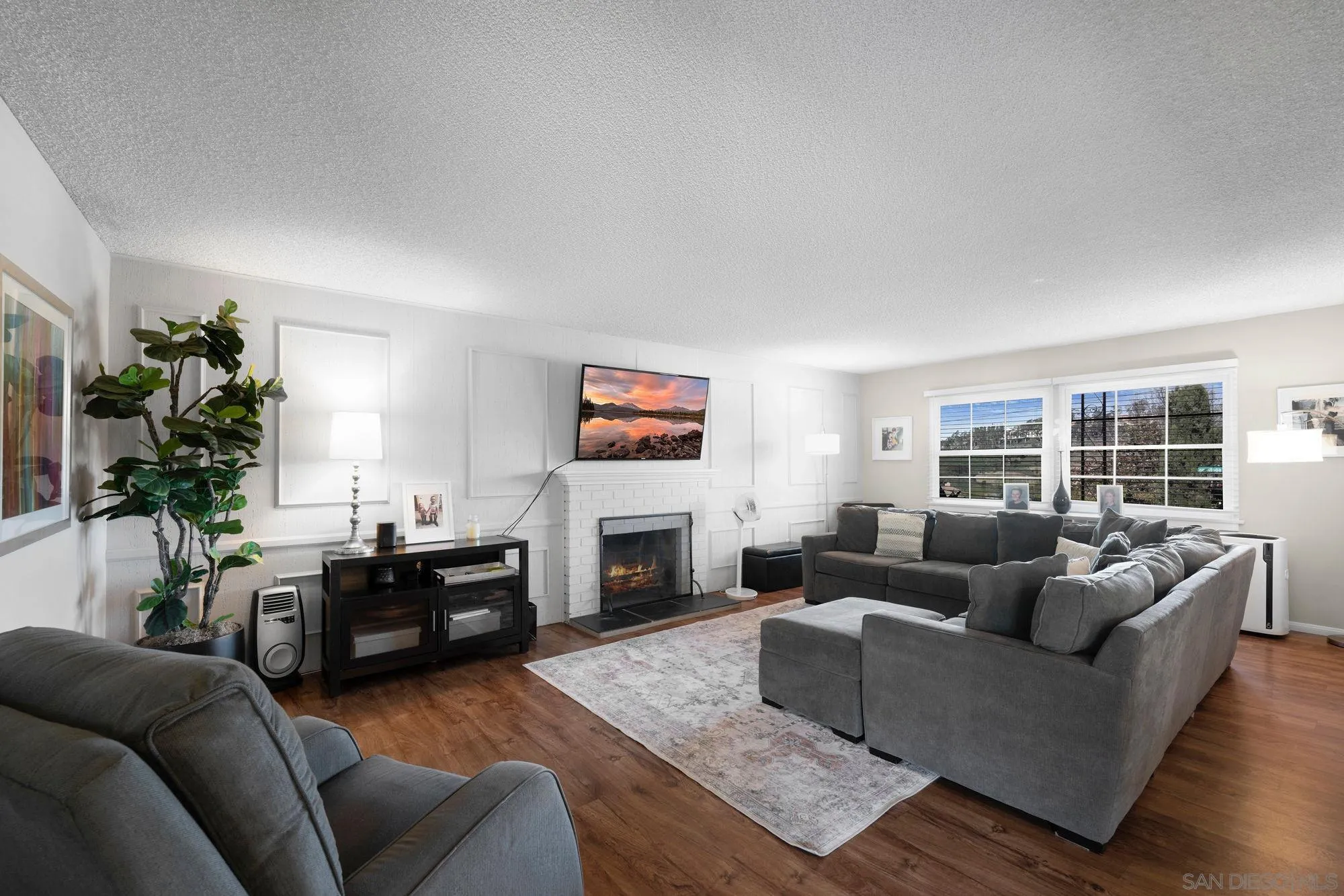 https://cdn.realtyfeed.com/cdn/127/260002358/538a456b8e7765ca2aa33158a5118119.webp