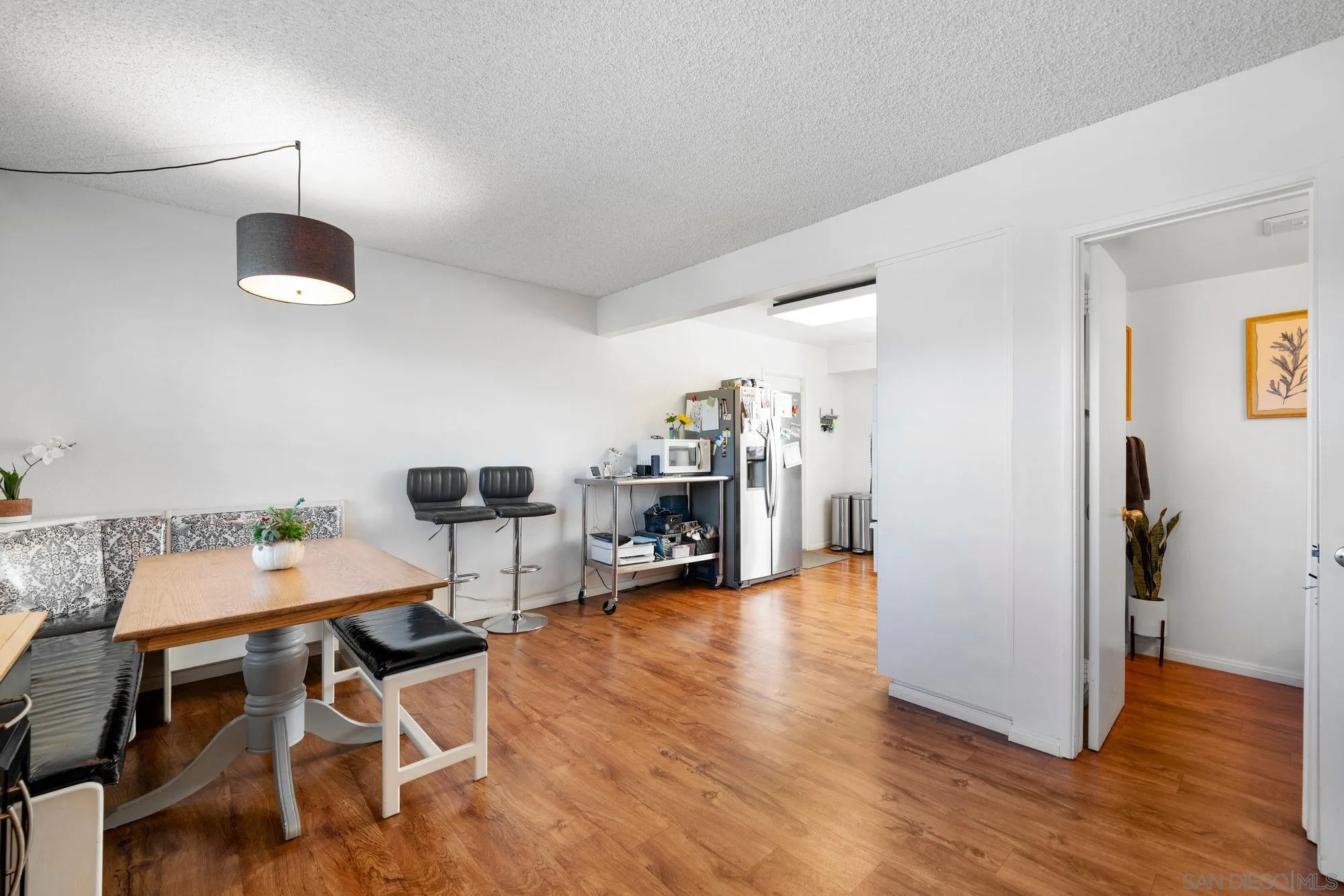 https://cdn.realtyfeed.com/cdn/127/260002358/931015bdce2e665c93c92707109279d3.webp