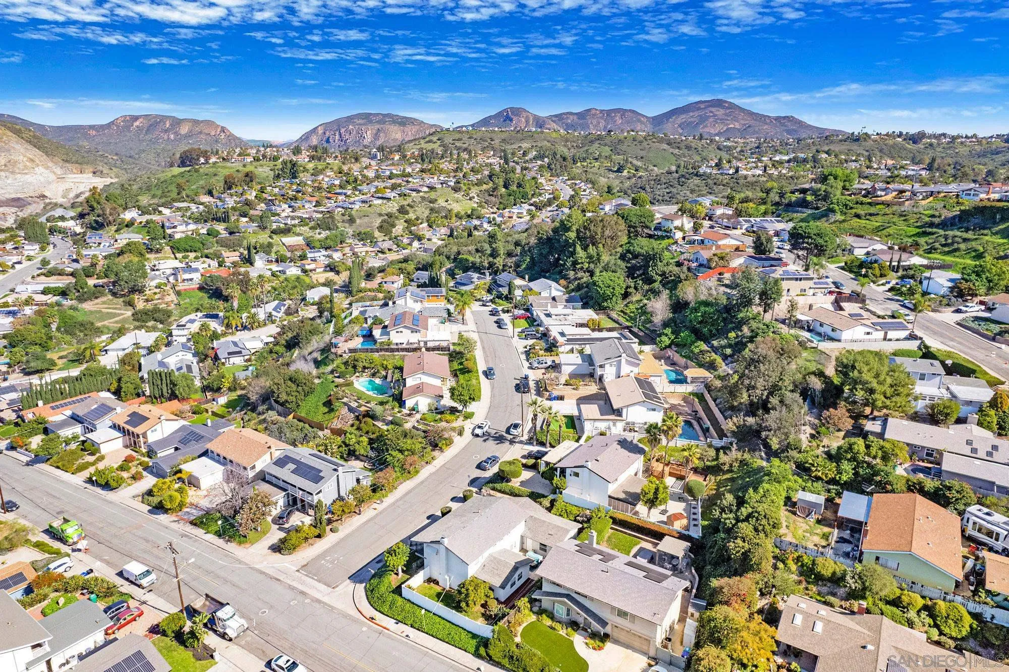 https://cdn.realtyfeed.com/cdn/127/260002358/a63458d2f155297350c7ed3e6453b31e.webp