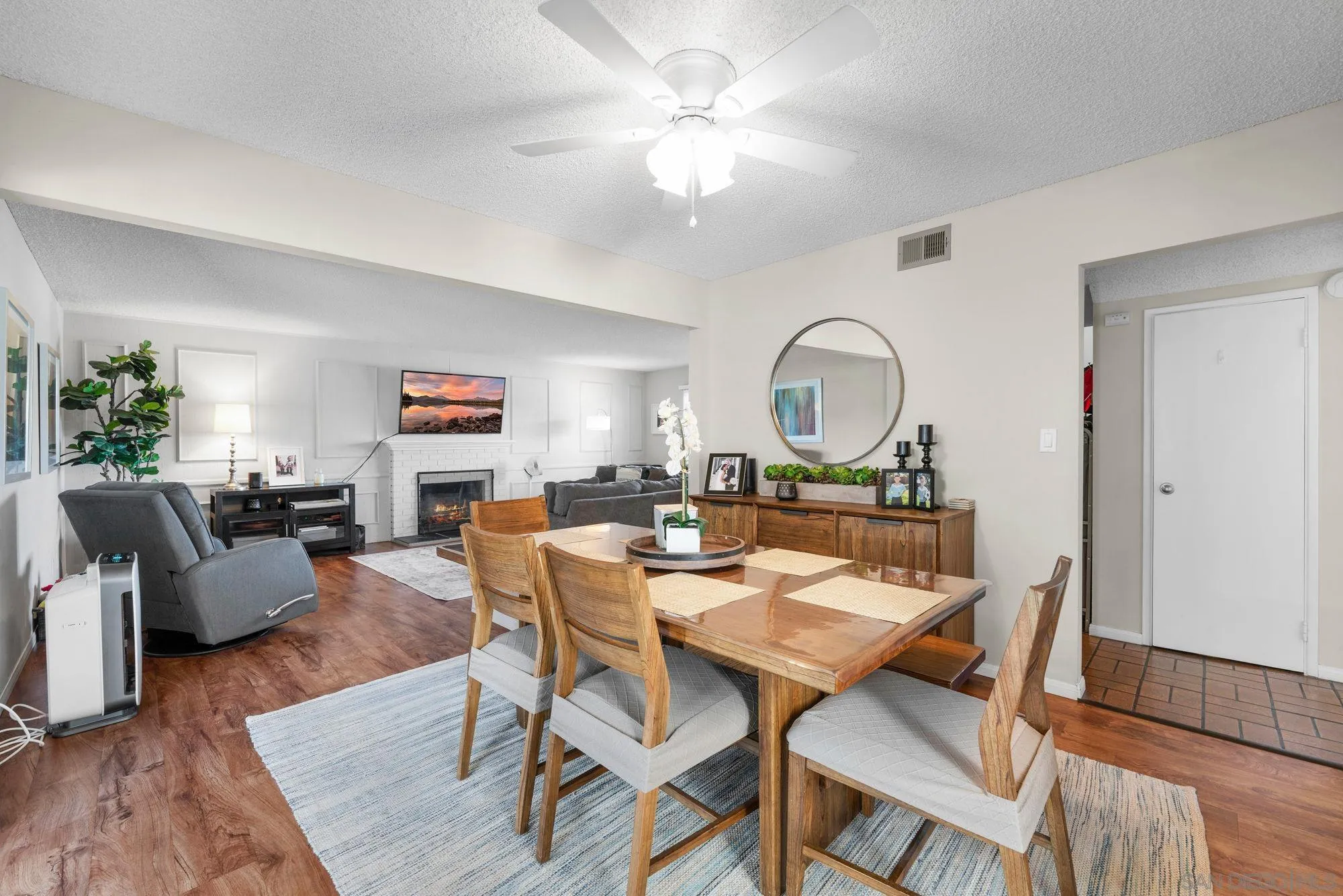 https://cdn.realtyfeed.com/cdn/127/260002358/c9a5765da8d09c9eac9cd3d880c0fd7b.webp
