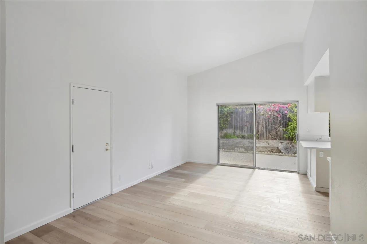 https://cdn.realtyfeed.com/cdn/127/260002370/54b65a50e4baefef9adac7813c7787bd.webp