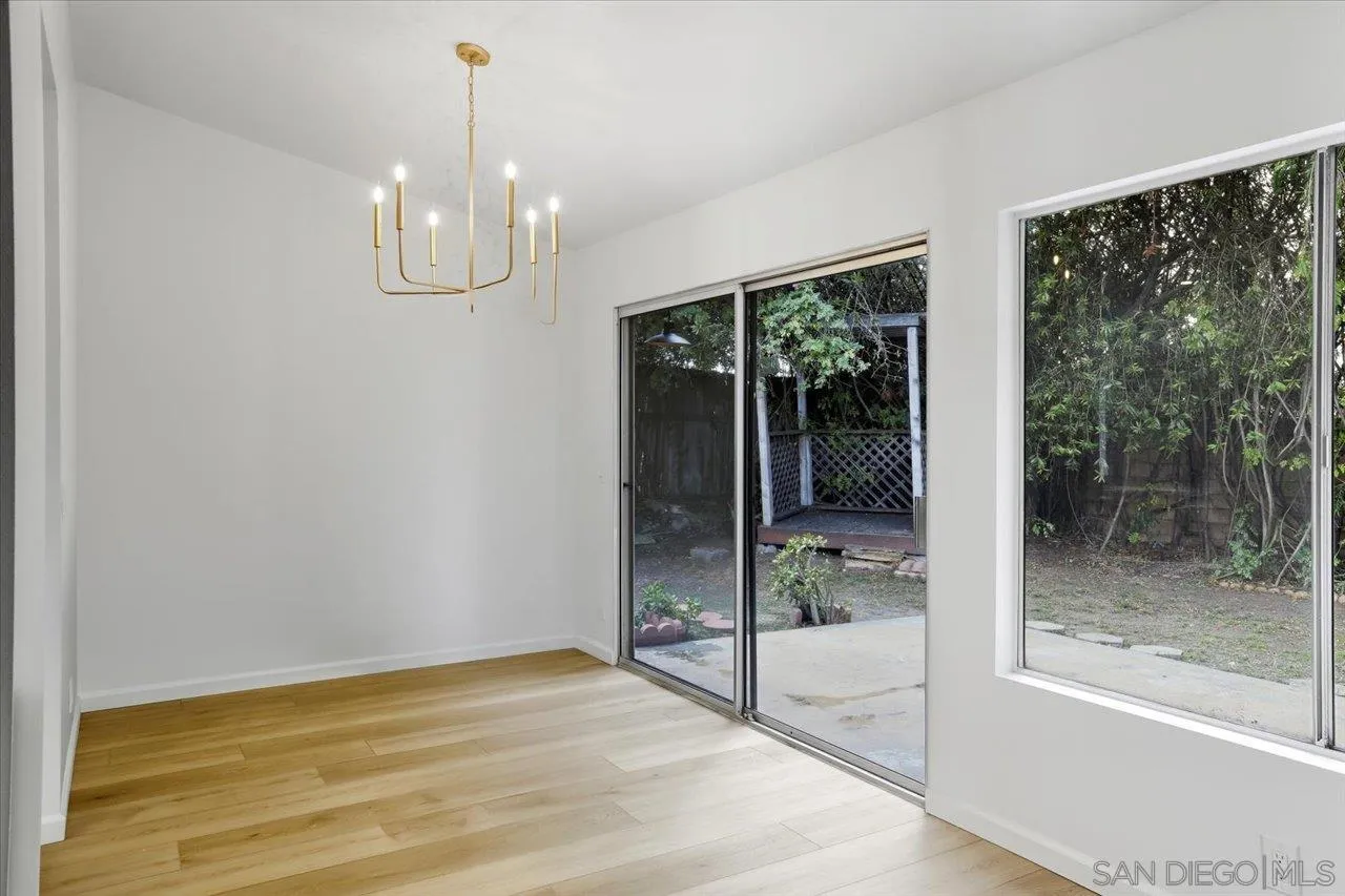 https://cdn.realtyfeed.com/cdn/127/260002370/570cf1bccc7915761f8f6100839e31c5.webp