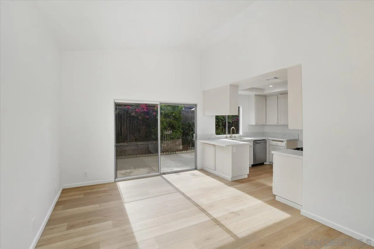 https://cdn.realtyfeed.com/cdn/127/260002370/ec6800b07f3557321c793a3b5bb0d326.webp