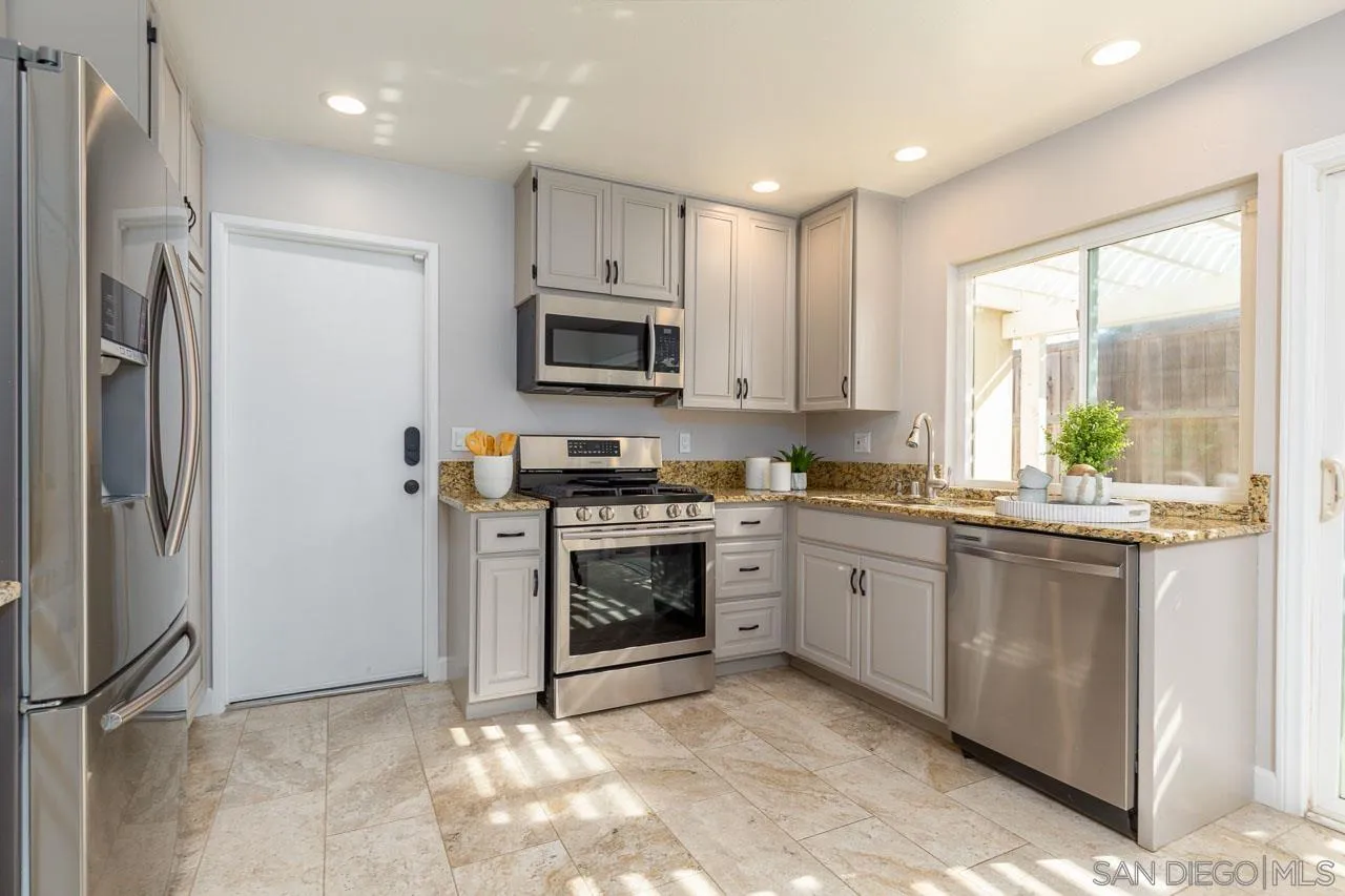 https://cdn.realtyfeed.com/cdn/127/260002371/32a4d9224131a36cb4017e070006ff85.webp