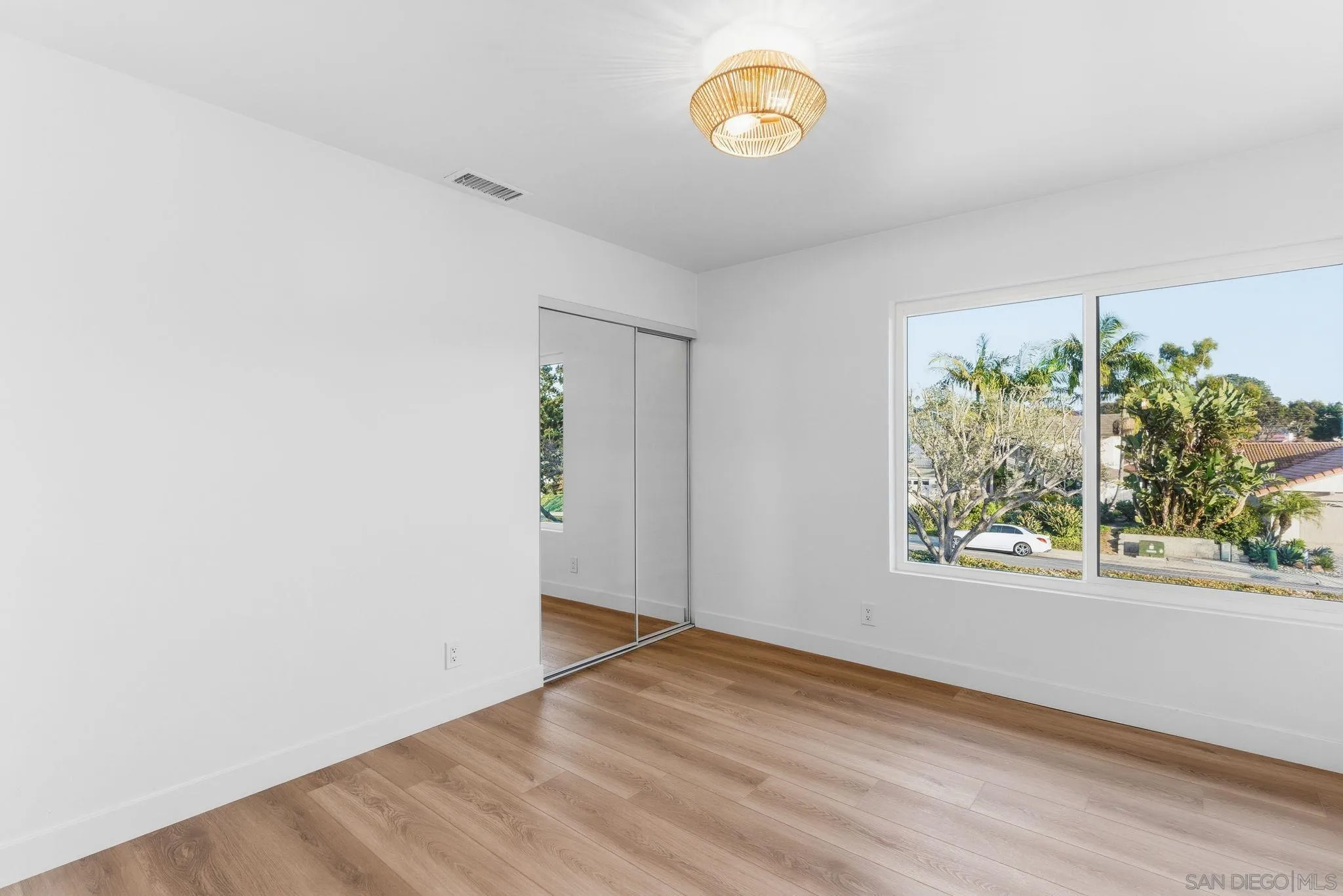 https://cdn.realtyfeed.com/cdn/127/260002376/0f77dac16149265884e9efe7d4bee7e8.webp