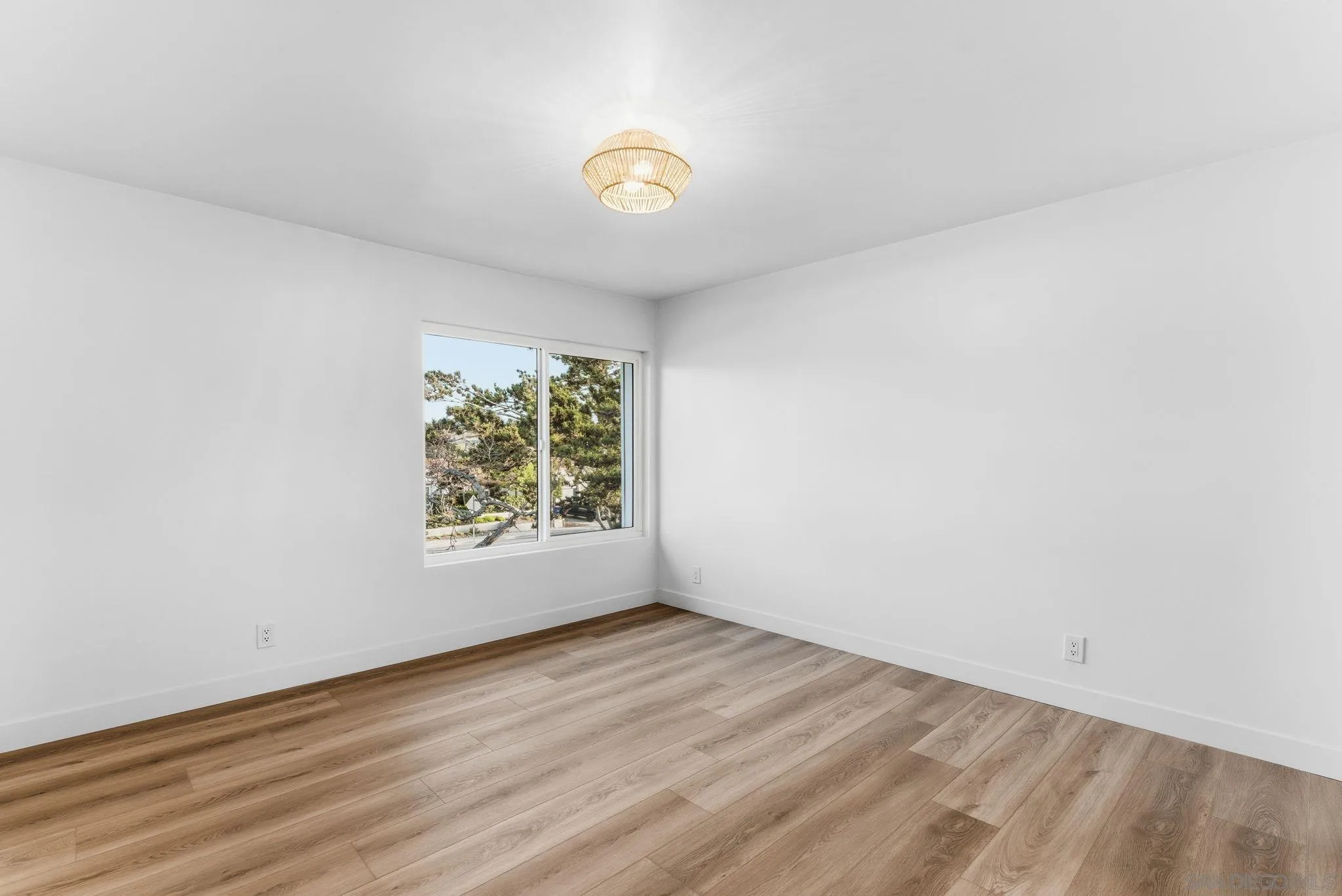 https://cdn.realtyfeed.com/cdn/127/260002376/8c597ecdf52b678b2ff060e97940e9f8.webp