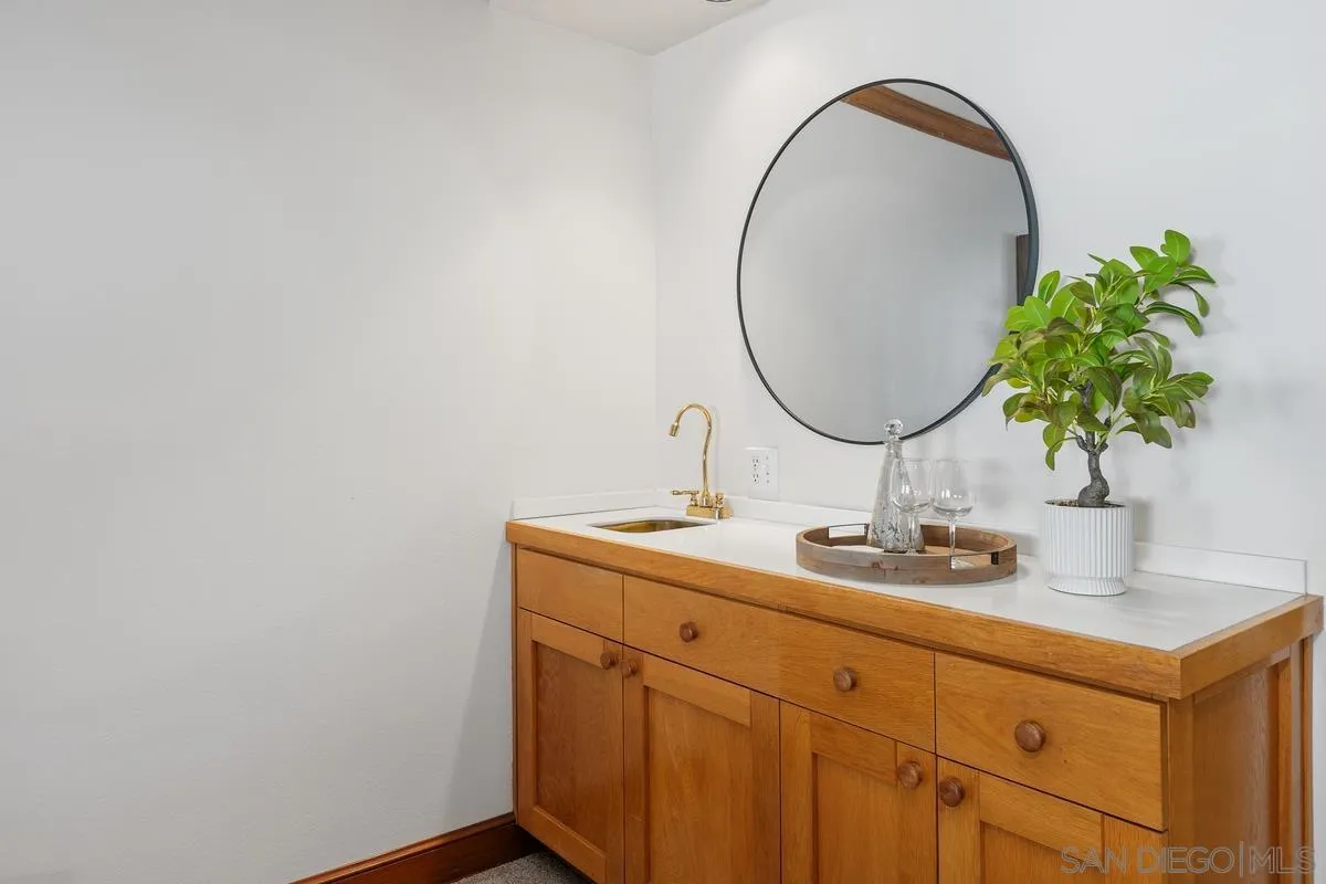 https://cdn.realtyfeed.com/cdn/127/260002385/1e3fbf8d1286418c0f9cbb62b78da78d.webp