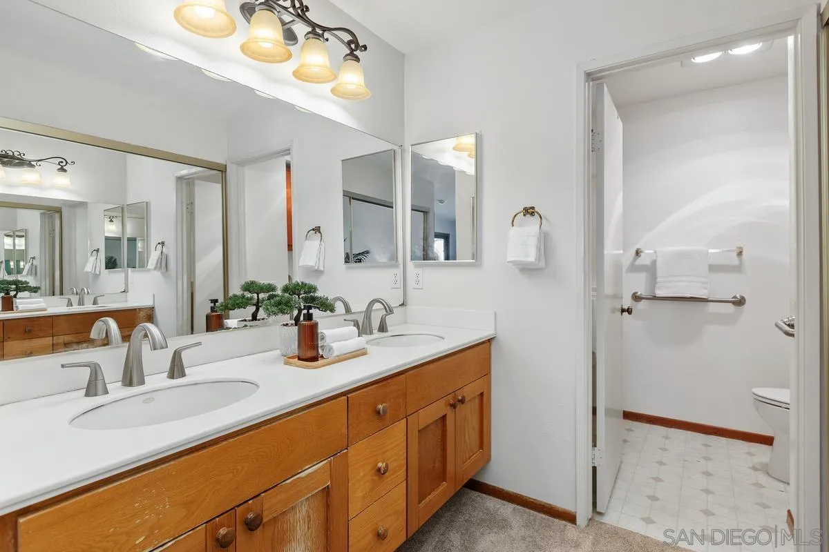 https://cdn.realtyfeed.com/cdn/127/260002385/70d0374128b3a9807e40f2e79fe3af75.webp