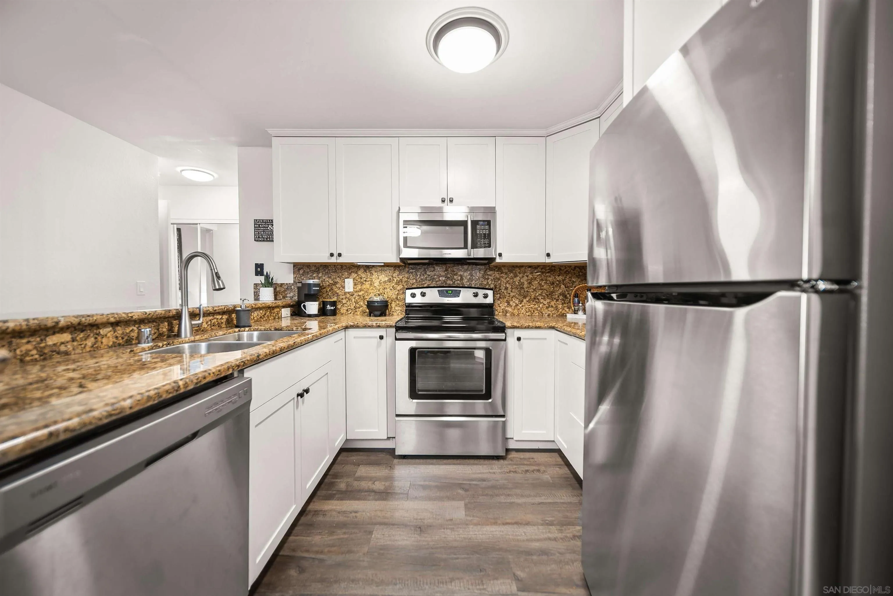 https://cdn.realtyfeed.com/cdn/127/260002387/c11f2971468a1541679e5647664b9d67.webp