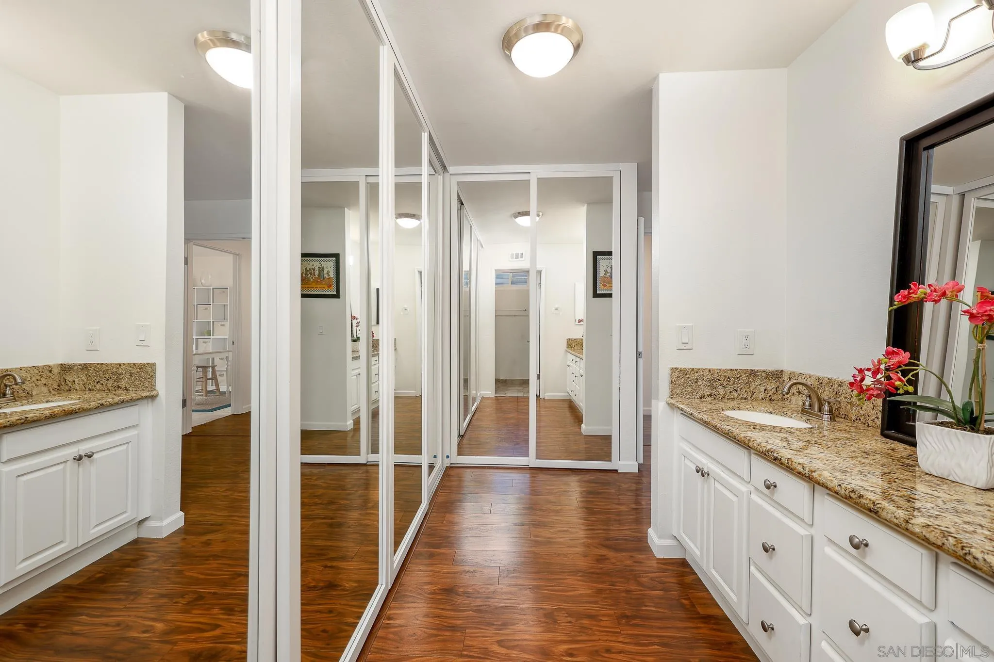 https://cdn.realtyfeed.com/cdn/127/260002389/59e0621aed5e7e153126a08ddf5856d9.webp