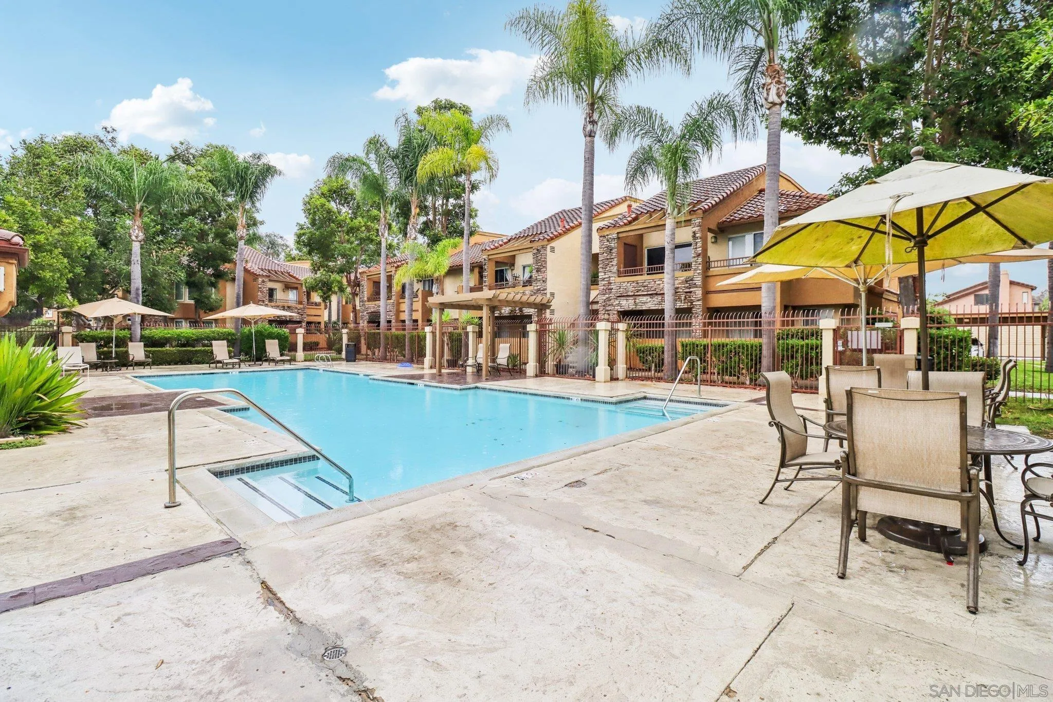 https://cdn.realtyfeed.com/cdn/127/260002390/37033aec77cfeba9d0115a359e403d86.webp