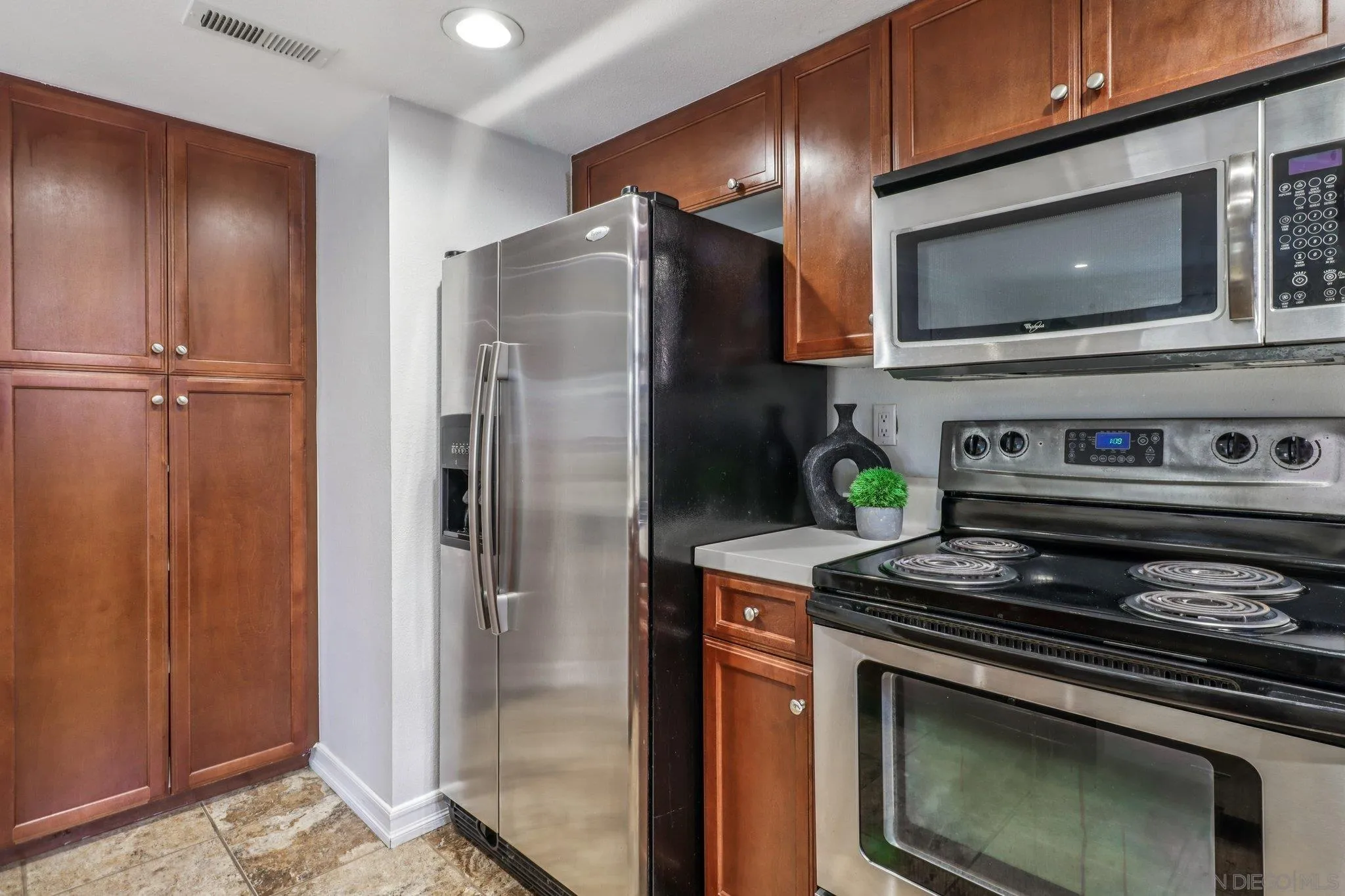 https://cdn.realtyfeed.com/cdn/127/260002390/53969b7b39331088de0d0acc32aeeb54.webp