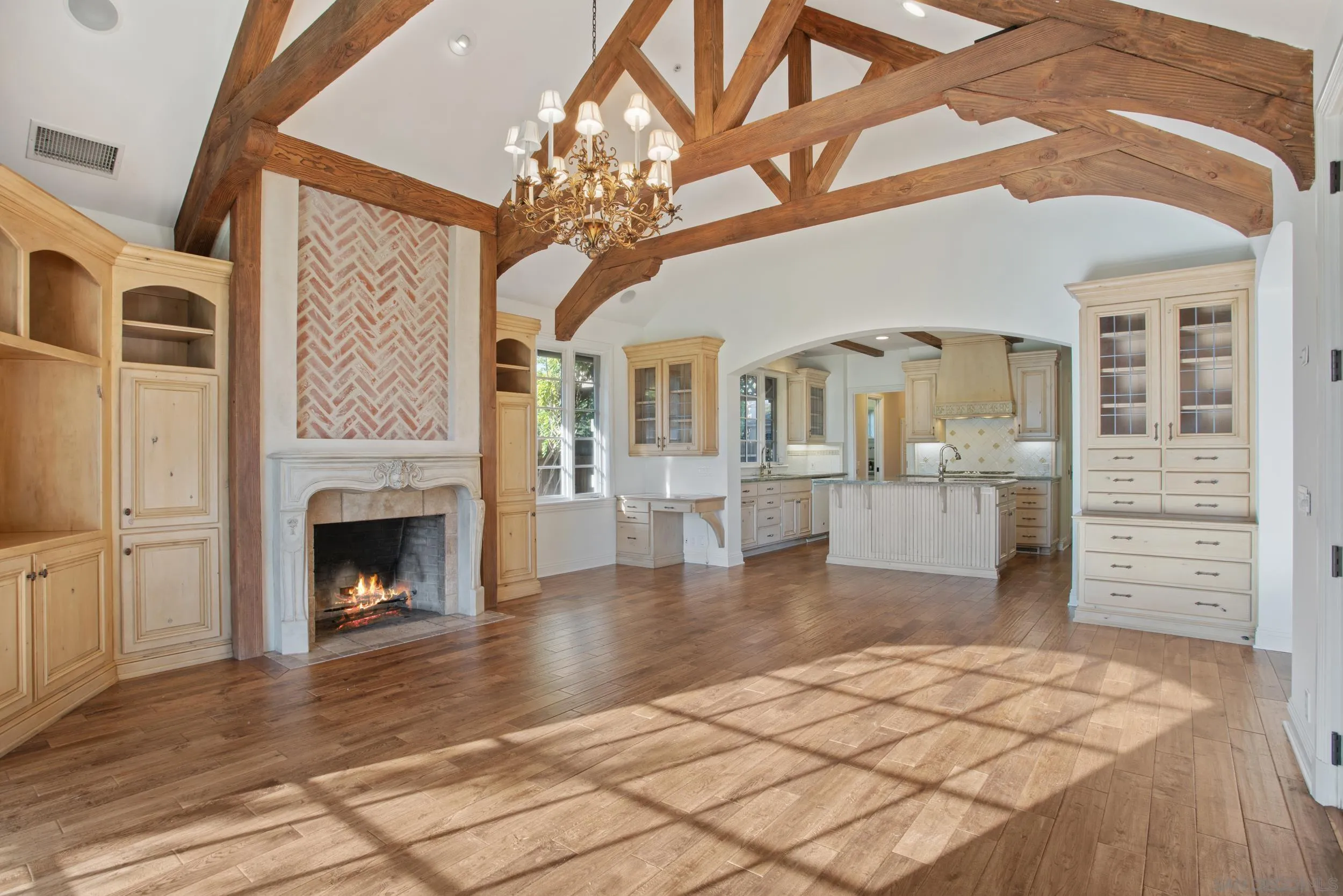 https://cdn.realtyfeed.com/cdn/127/260002393/3b4084d5a7c23408b3d0524155f2ab7a.webp