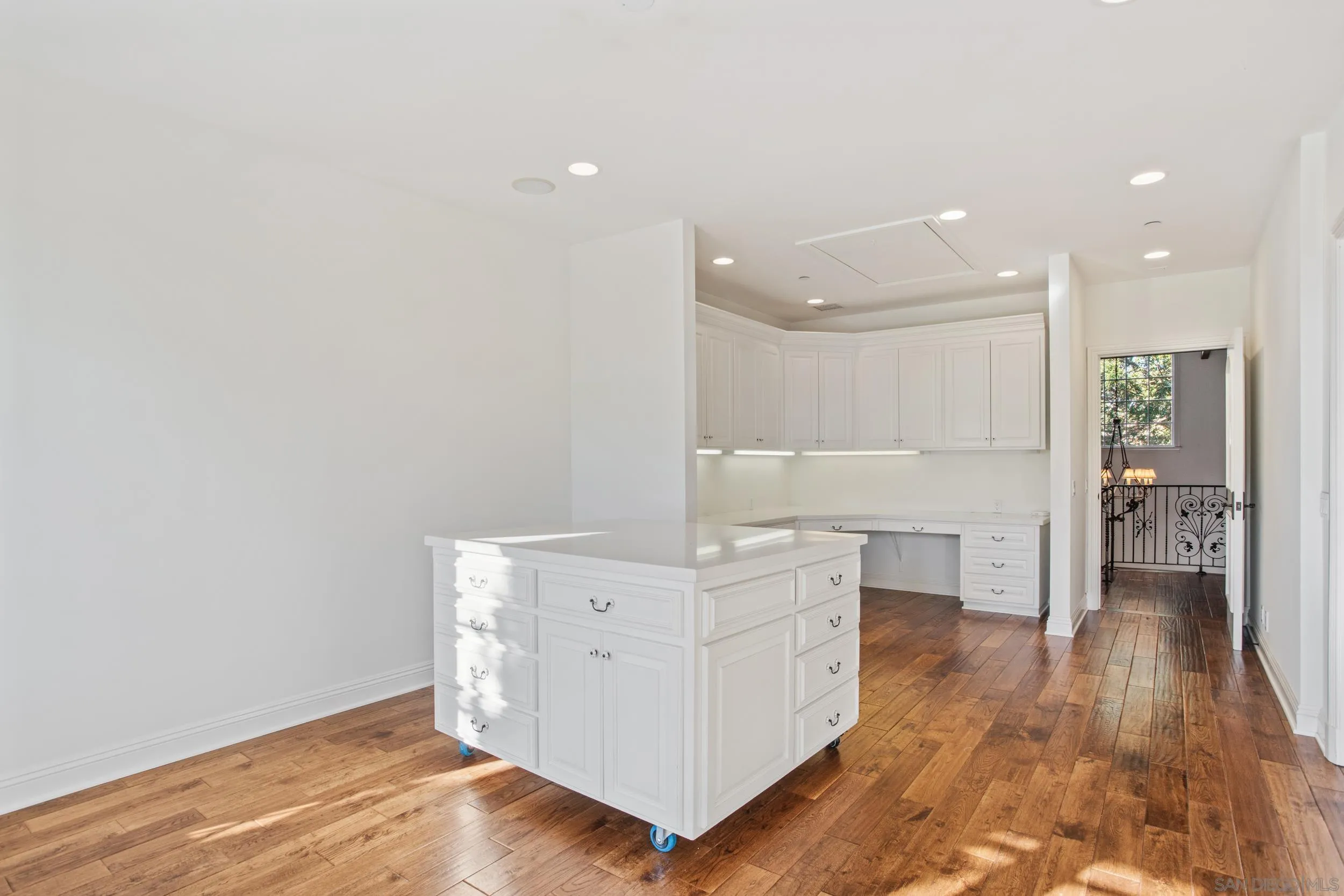 https://cdn.realtyfeed.com/cdn/127/260002393/7496918ce5ebde29b54eba17e3581956.webp