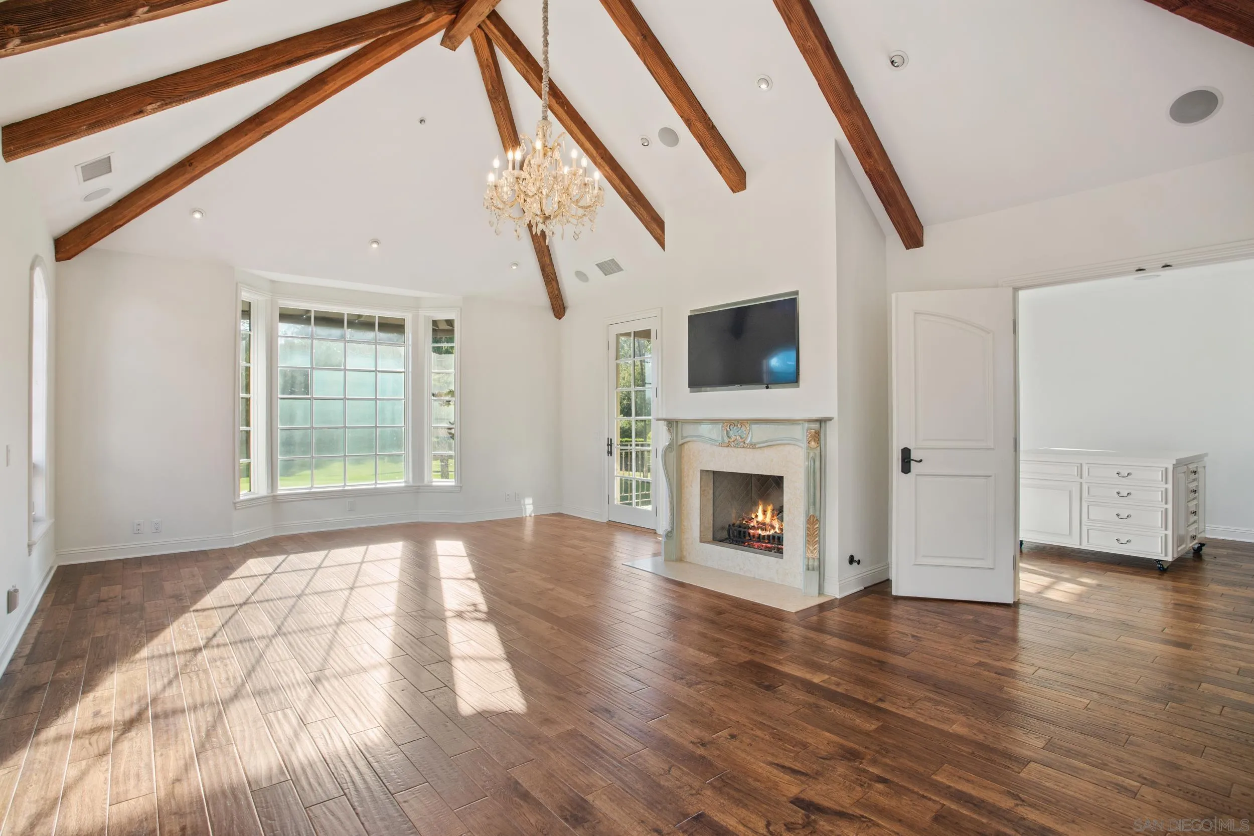 https://cdn.realtyfeed.com/cdn/127/260002393/92f0cf2c1b619c7e3a07666b2a82a979.webp