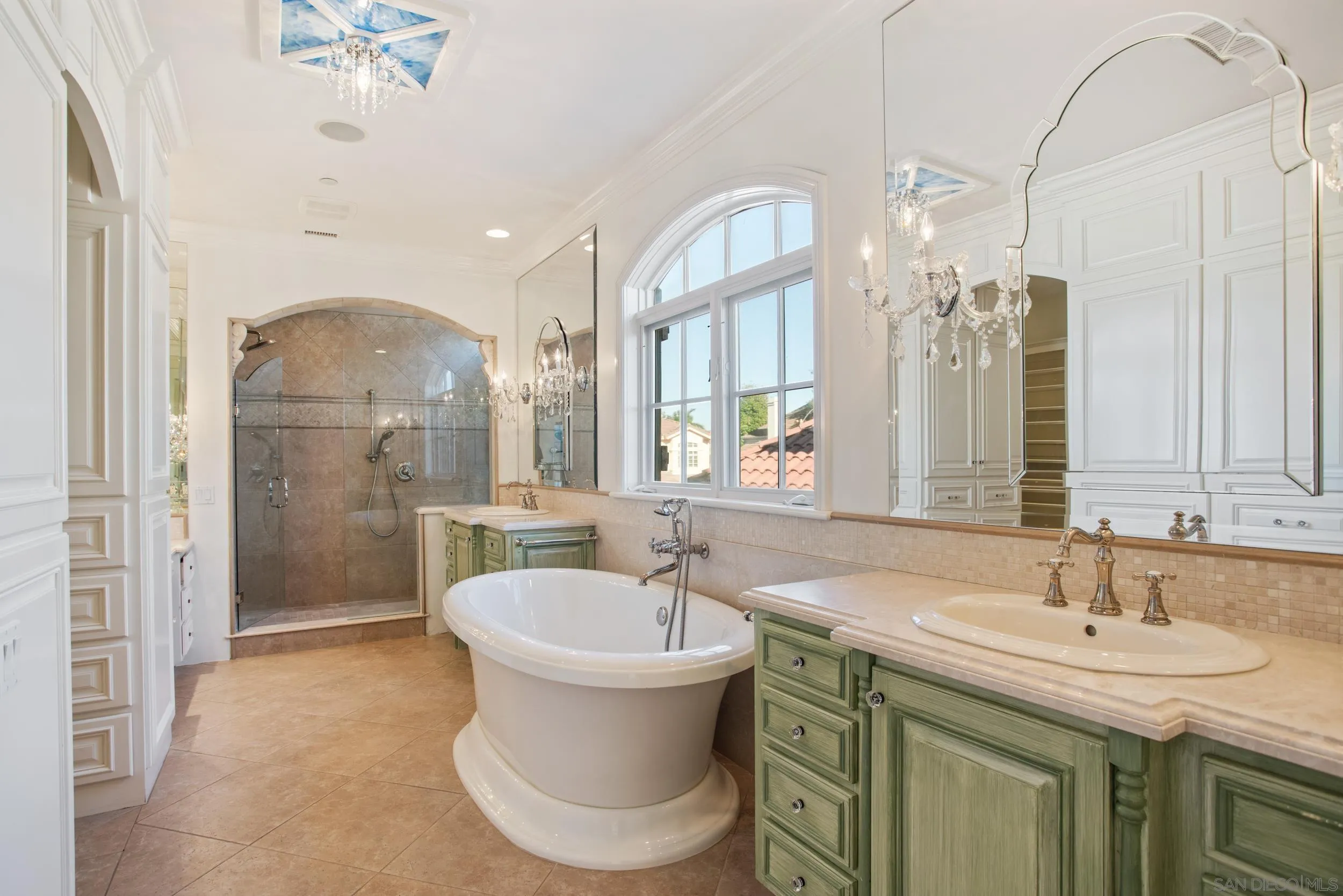https://cdn.realtyfeed.com/cdn/127/260002393/f7fd71a6950080e2af4c90c48241800f.webp