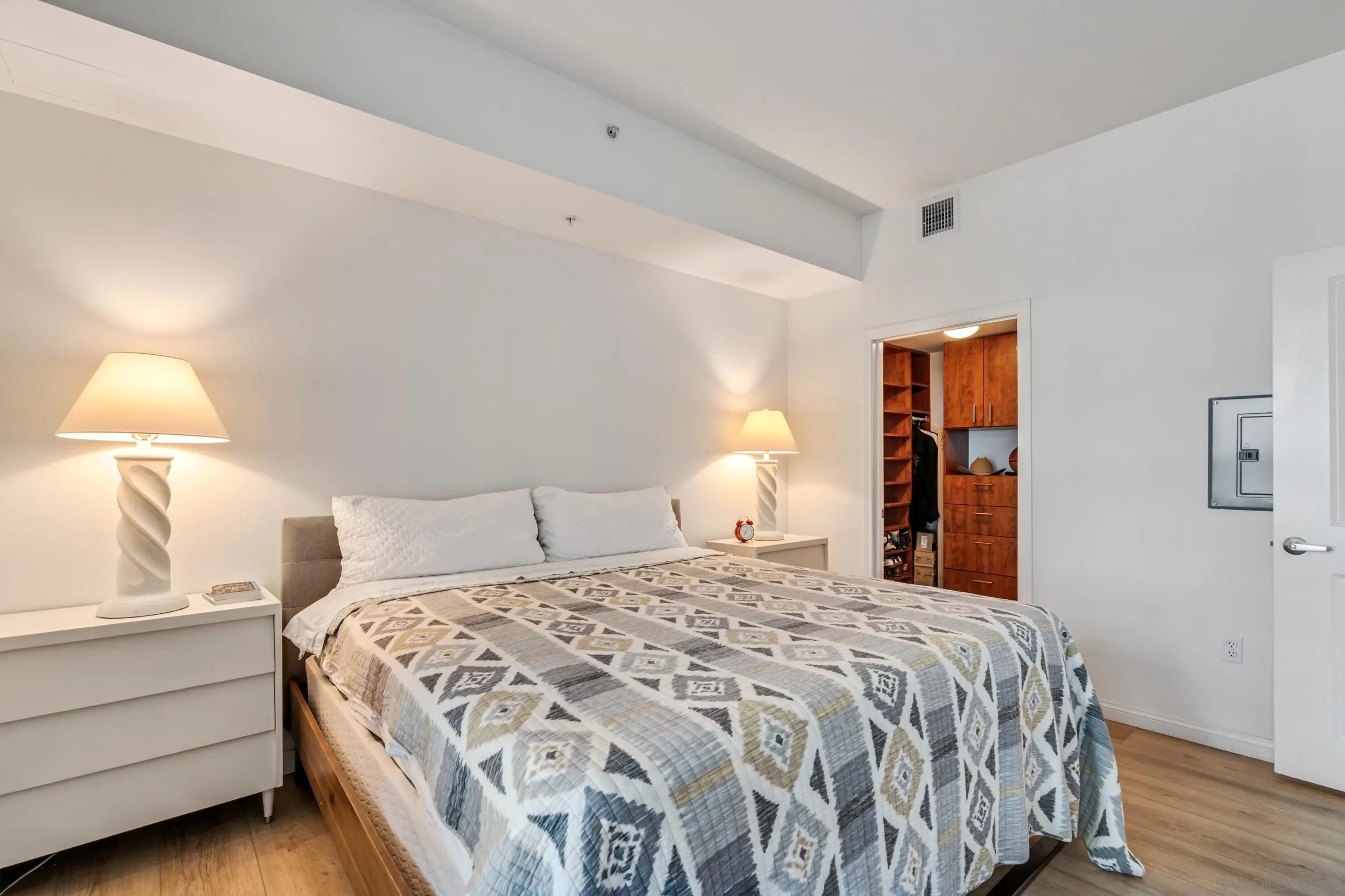 https://cdn.realtyfeed.com/cdn/127/260002398/3b704183397a7b55a826e1b1da62a646.webp