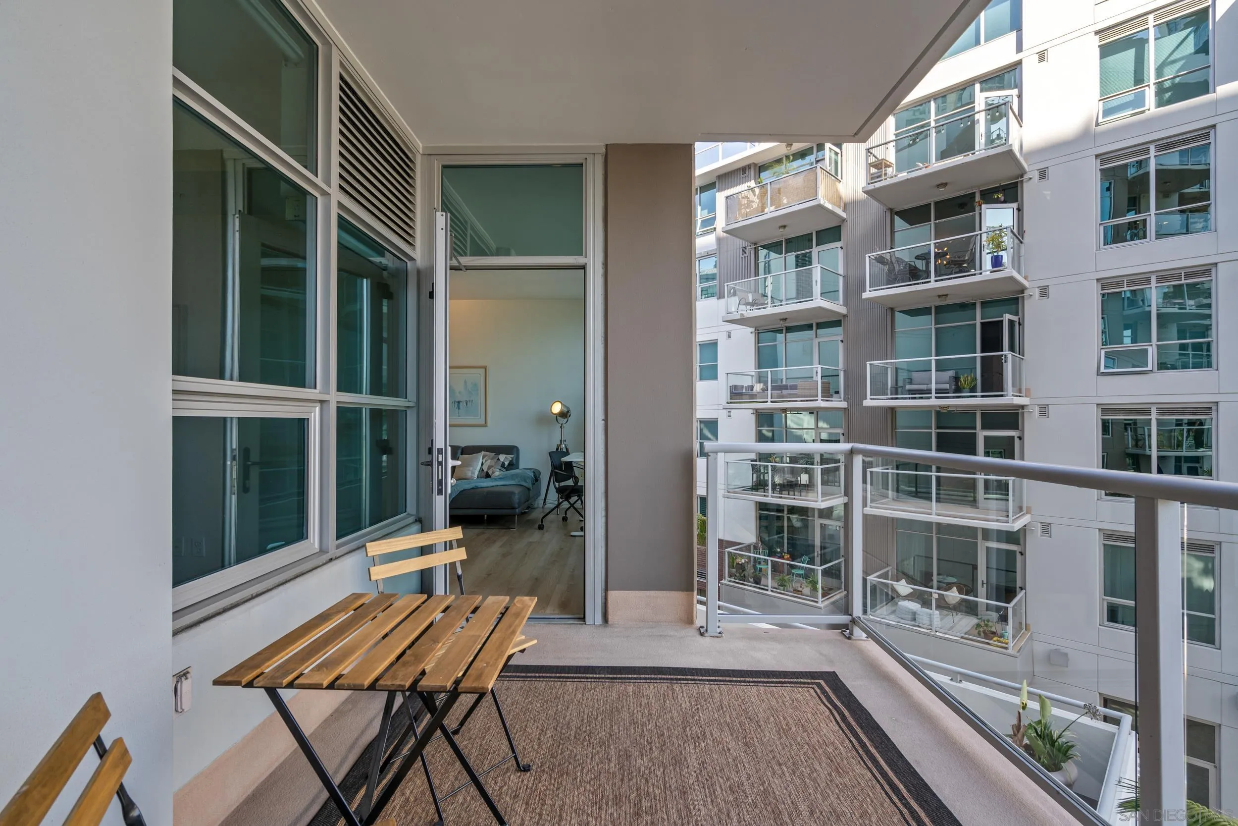 https://cdn.realtyfeed.com/cdn/127/260002398/911660de559d6b86bec370f3191beb5e.webp