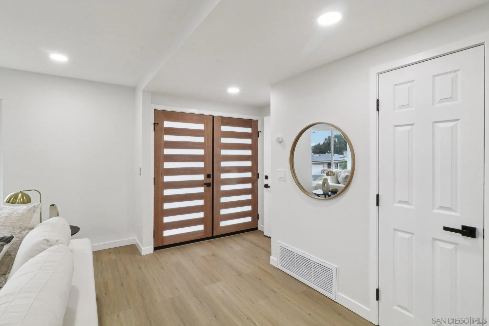 https://cdn.realtyfeed.com/cdn/127/2600024/199294932bc9fbe721e13f45aa99b335.webp