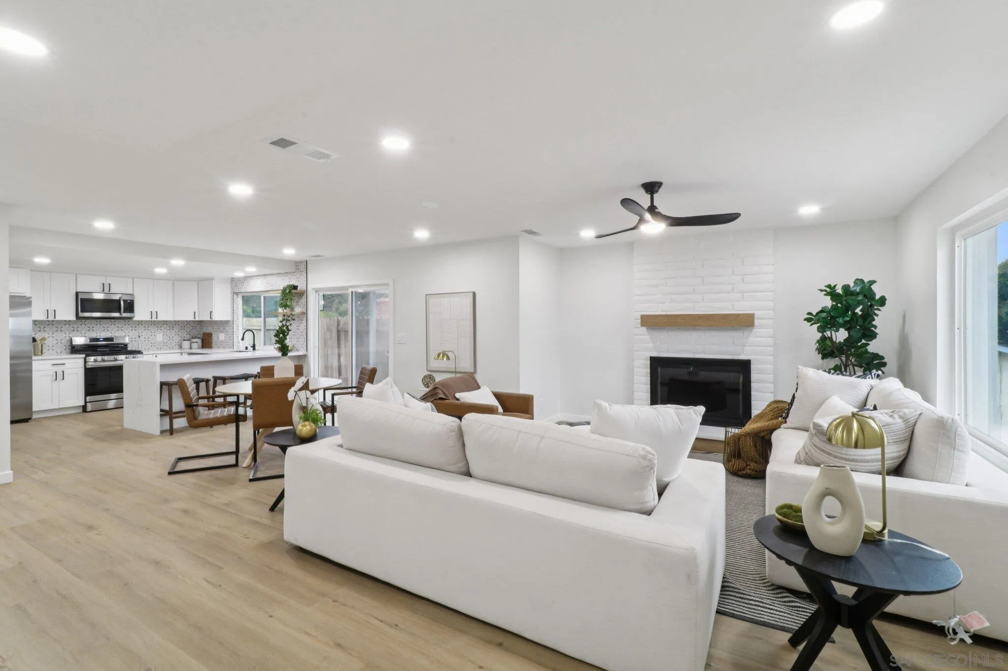 https://cdn.realtyfeed.com/cdn/127/2600024/82725525e5924ab0ec59fa277bb83405.webp