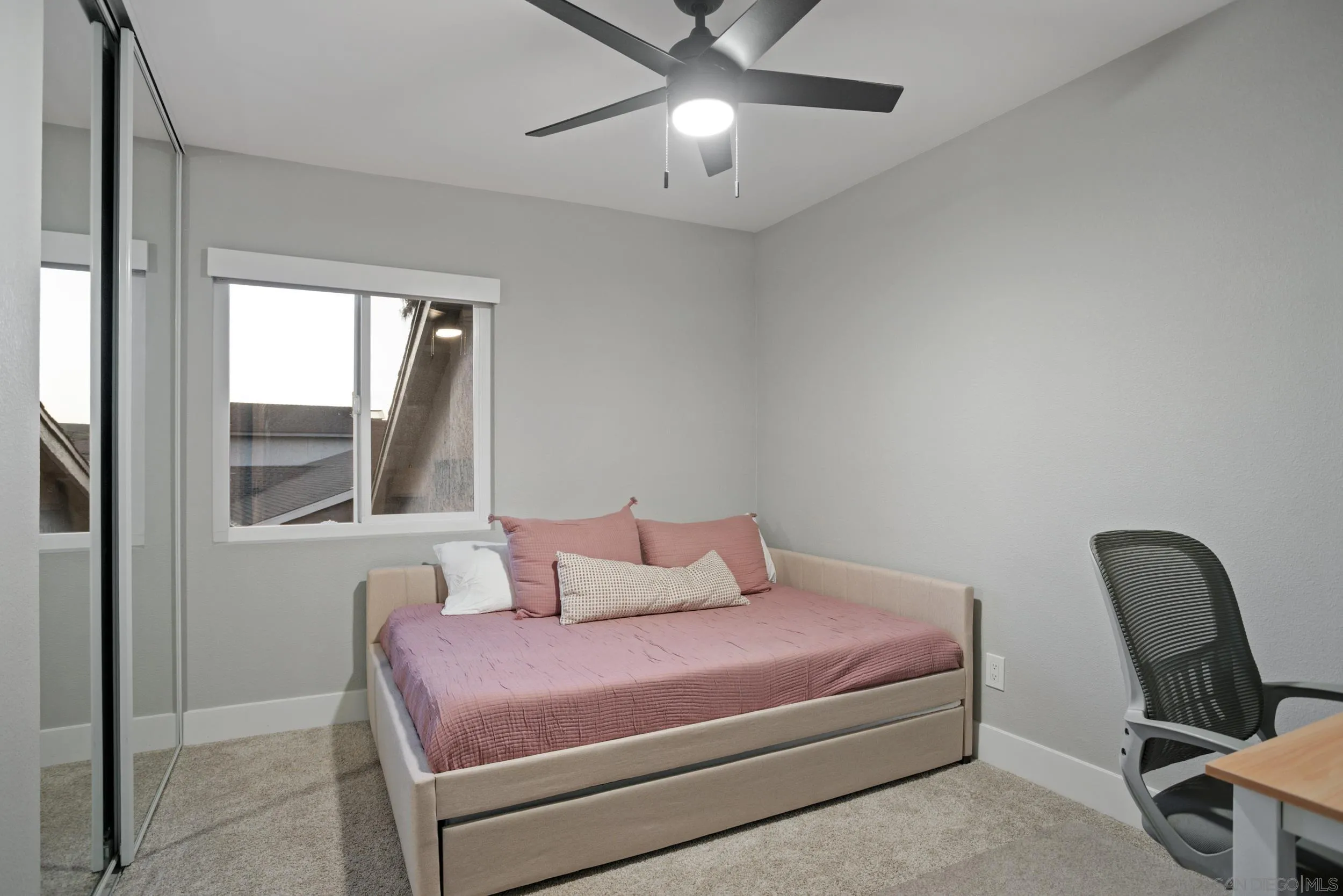 https://cdn.realtyfeed.com/cdn/127/260002400/ce85d951e3ce14c9f82f41c47562bcad.webp