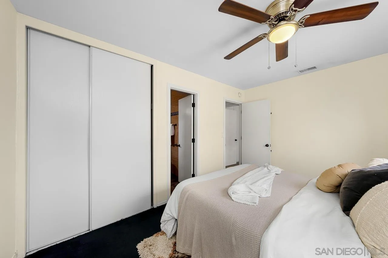 https://cdn.realtyfeed.com/cdn/127/260002403/c1d3d0f8c89b111e73cd7230c45b0ced.webp