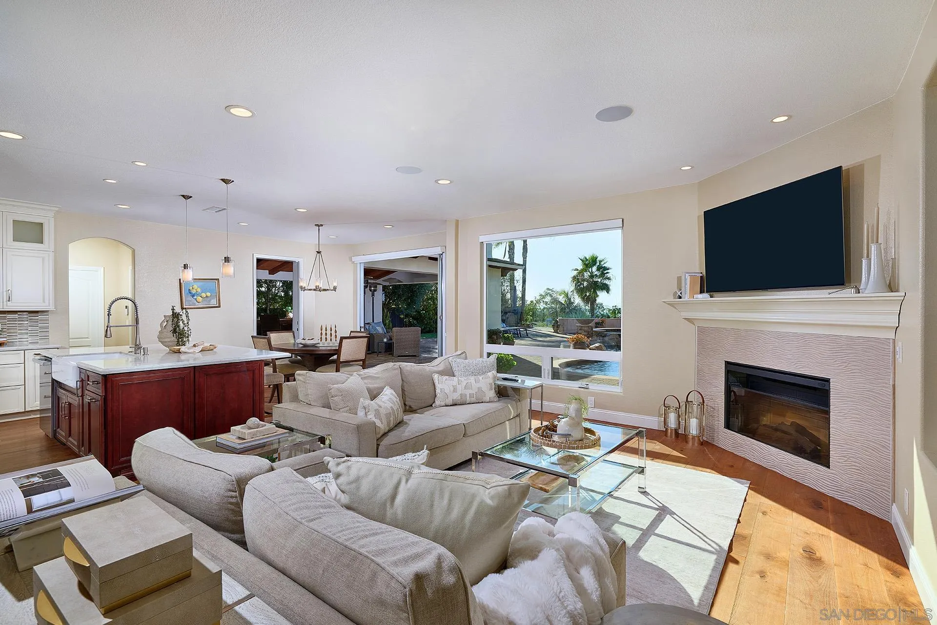 https://cdn.realtyfeed.com/cdn/127/260002409/4238b2236e42b01d0dc51be7ccf89896.webp