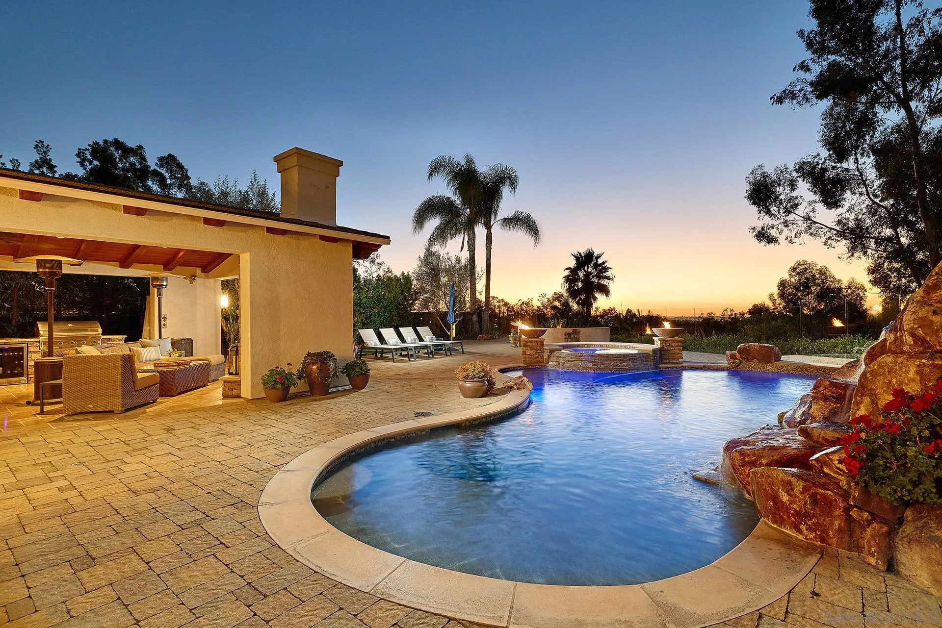 https://cdn.realtyfeed.com/cdn/127/260002409/5d82839727d8a12544e7adaa777a5370.webp