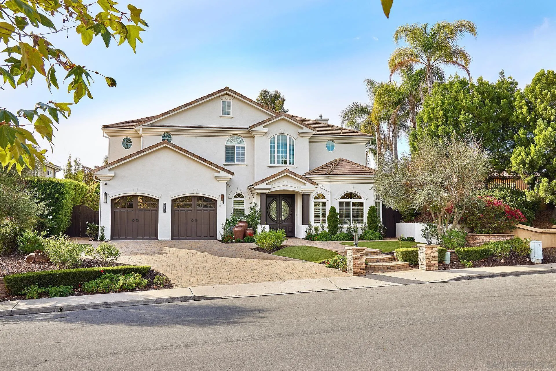 https://cdn.realtyfeed.com/cdn/127/260002409/666062dfd42962116b3abbb86227d391.webp